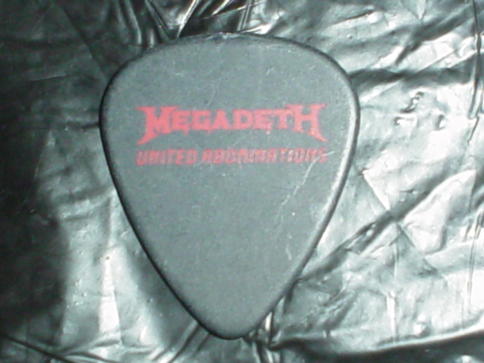 MEGADETH Logo & Dave Mustaine Signature 2007 Abominations Tour GUITAR PICK MEGADETH Logo & Dave Mustaine Signature 2007 Abominations Tour GUITAR PICK