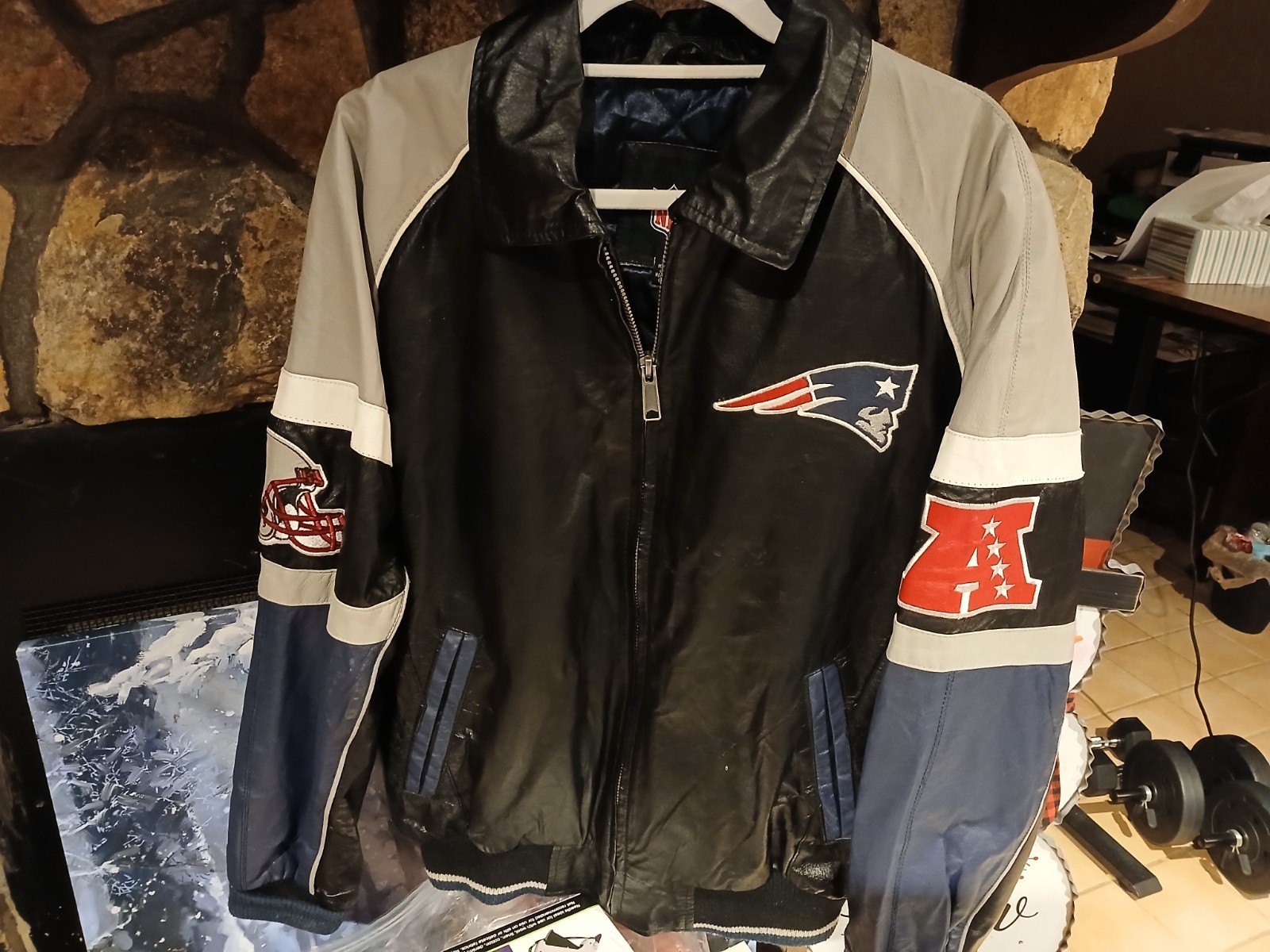 Vintage New England Patriots Men\'s M Leatheracket NFL Brand Logo Coat