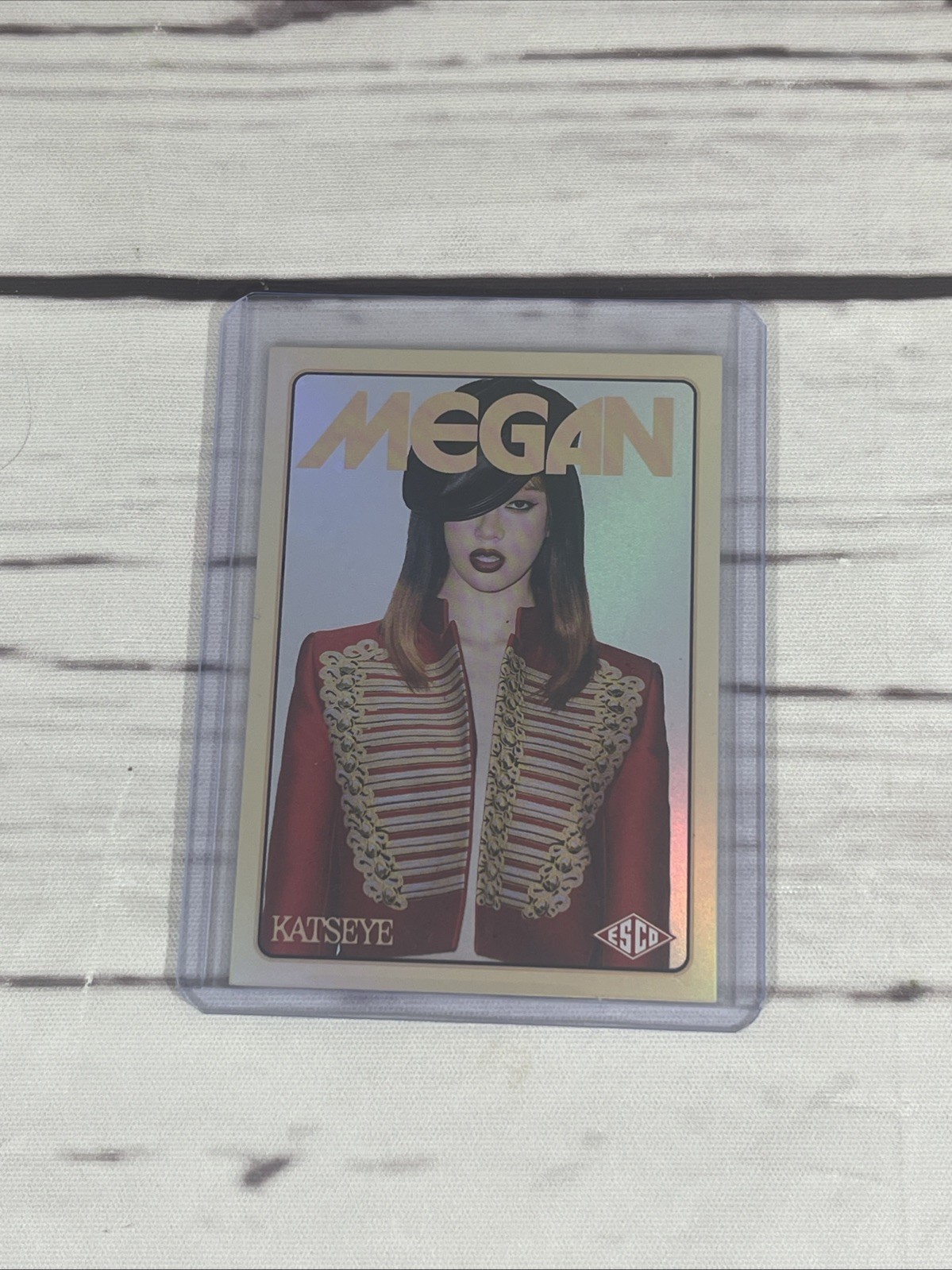 2026 ESCO Hybe x Geffen KATSEYE Wild Megan (#26) Light Yellow (#/700)