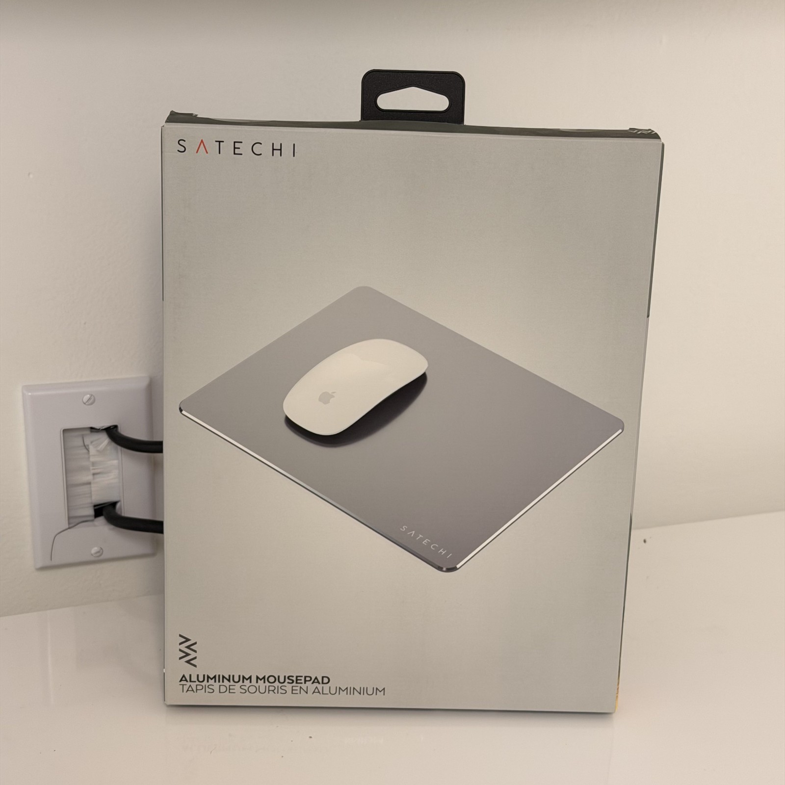 New Satechi Aluminum Mousepad ST-AMPADM Silver New Satechi Aluminum Mousepad ST-AMPADM Silver