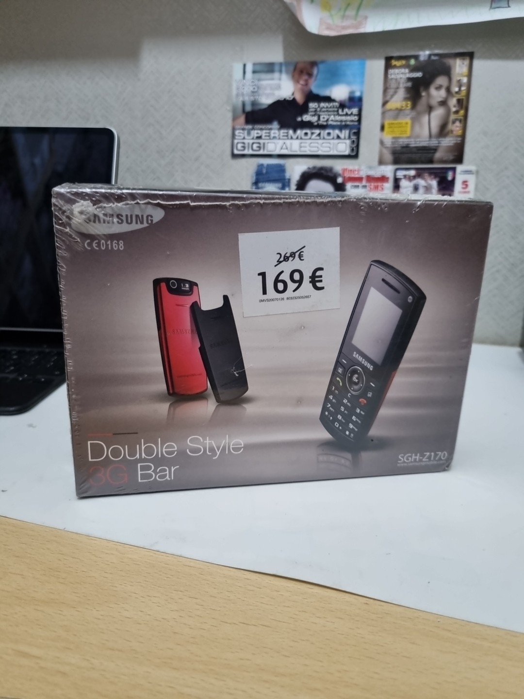 Rare Vintage Samsung SGH-Z170 Phone Silver In Box Complete Starhub Singapore Rare Vintage Samsung SGH-Z170 Phone Silver In Box Complete Starhub Singapore