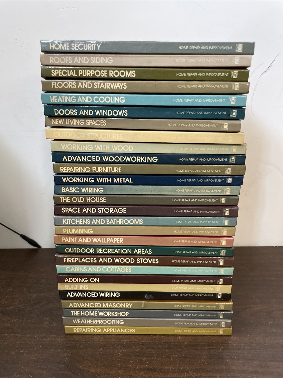 Vtg Time Life Home Repair and Improvement Set Of 28 Illustrated Hardcover DIY