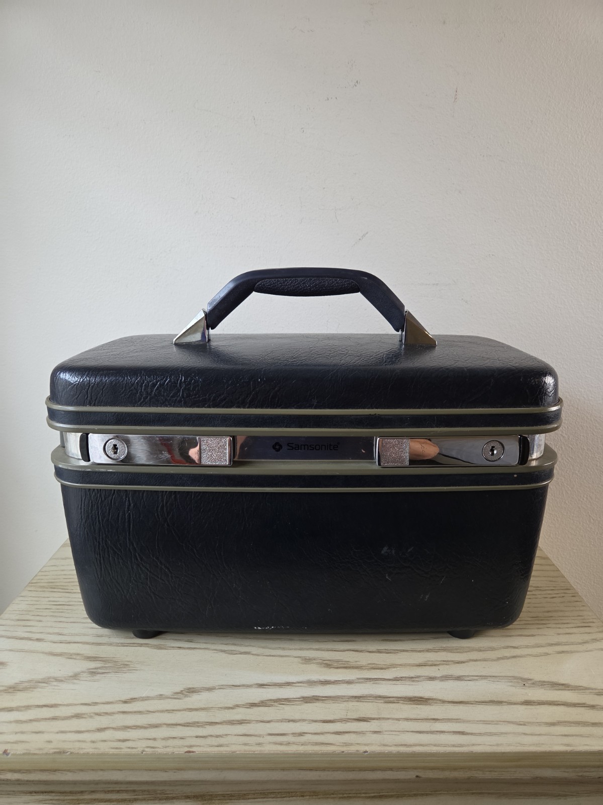 Vintage Samsonite Profile Train Makeup Case Navy Blue No Key Carry On Hard Case Vintage Samsonite Profile Train Makeup Case Navy Blue No Key Carry On Hard Case
