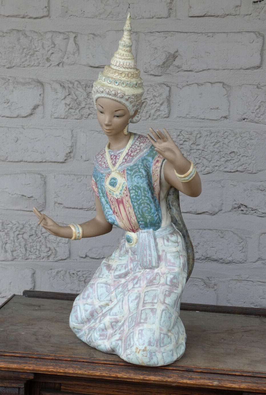 LLADRO ceramic marked thai dancer figurine Spain statue vincente martinez
