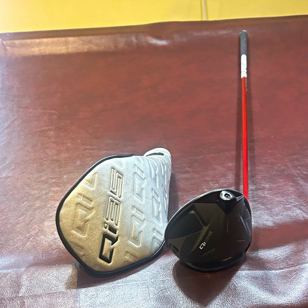 Nice Taylor Made QI35 max driver, LH , 10.5 Deg , Denali Red Reg Flex Nice Taylor Made QI35 max driver, LH , 10.5 Deg , Denali Red Reg Flex