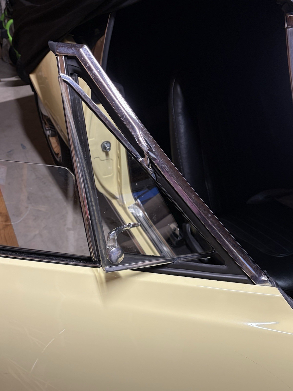 1967 Chevrolet Camaro Convertible RH Right Vent Window Glass Chrome Frame OEM⁠