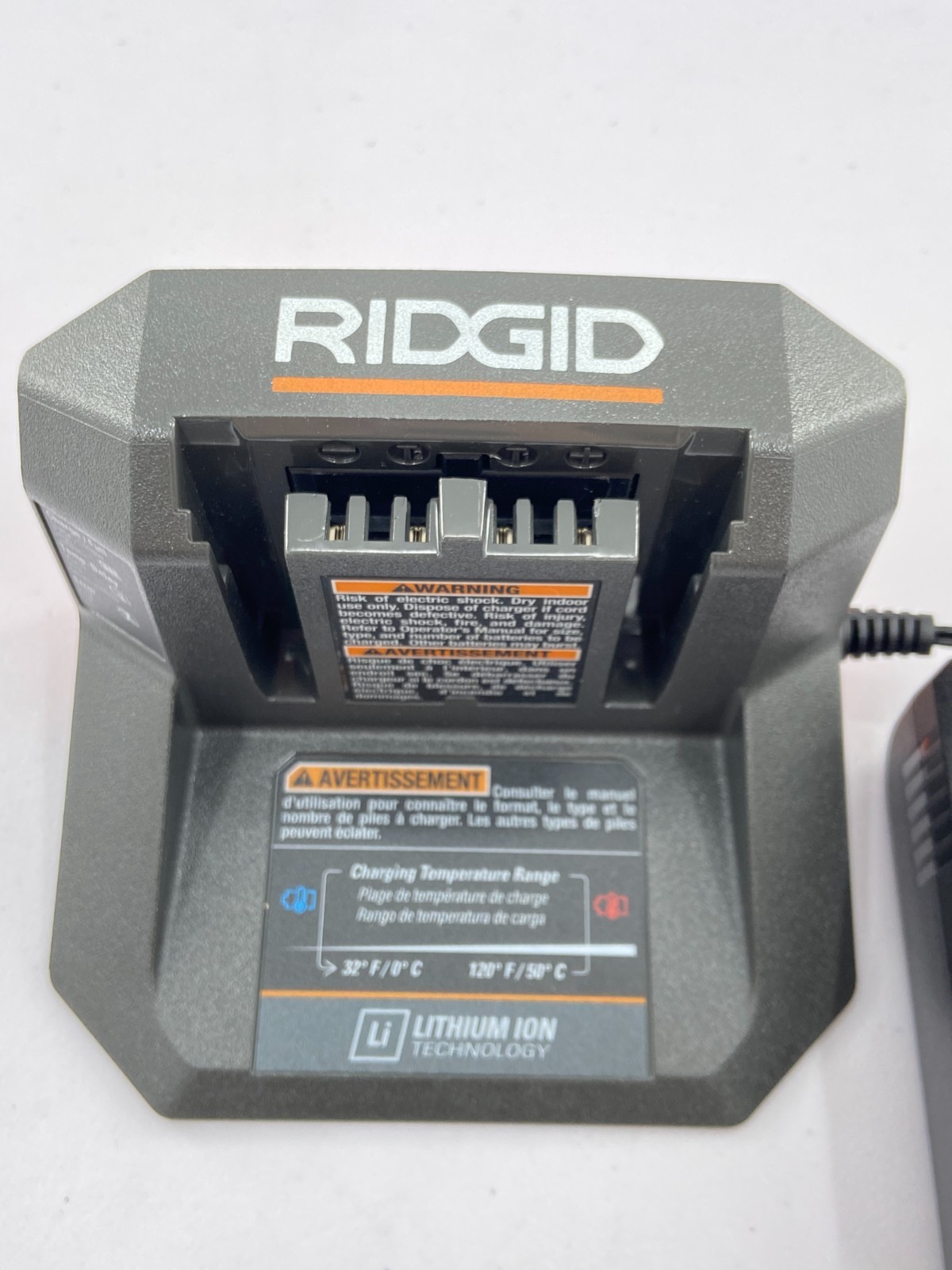 Ridgid 18V Lithium Ion Battery Charger- R86093 Ridgid 18V Lithium Ion Battery Charger- R86093