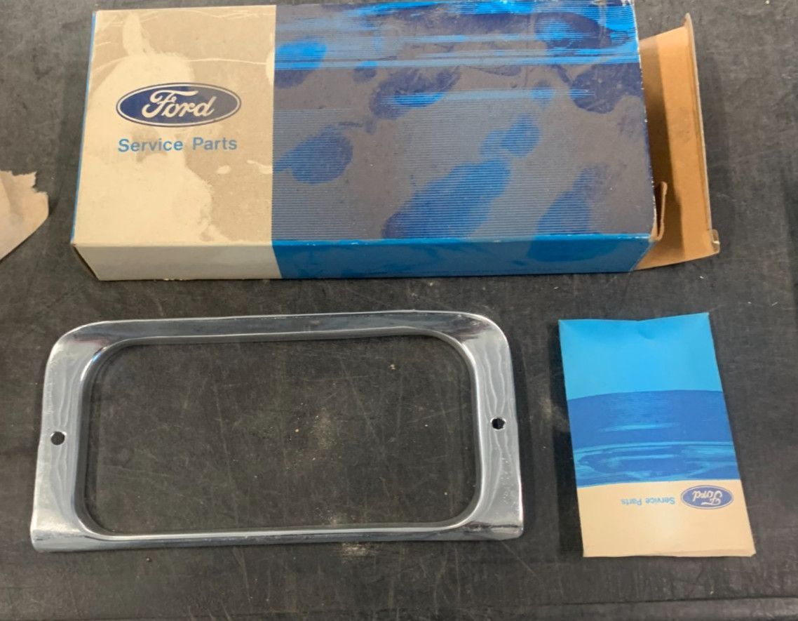 NOS 1973-1979 Ford Truck Tailgate Handle Molding     D3TZ-99404B50-A