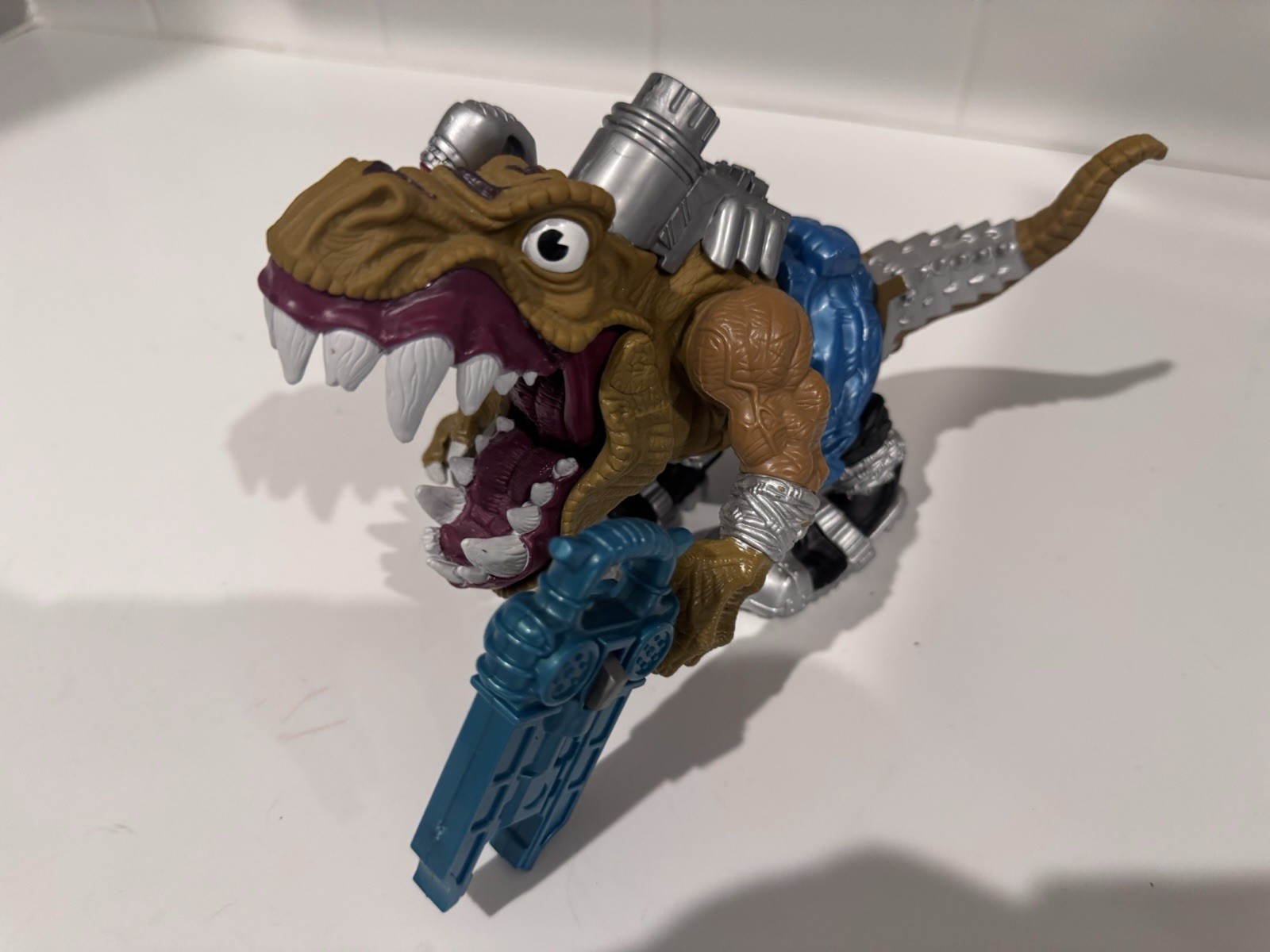 RARE 1997 T-Bone Big Bite Extreme Dinosaurs Action Figure Mattel 1997