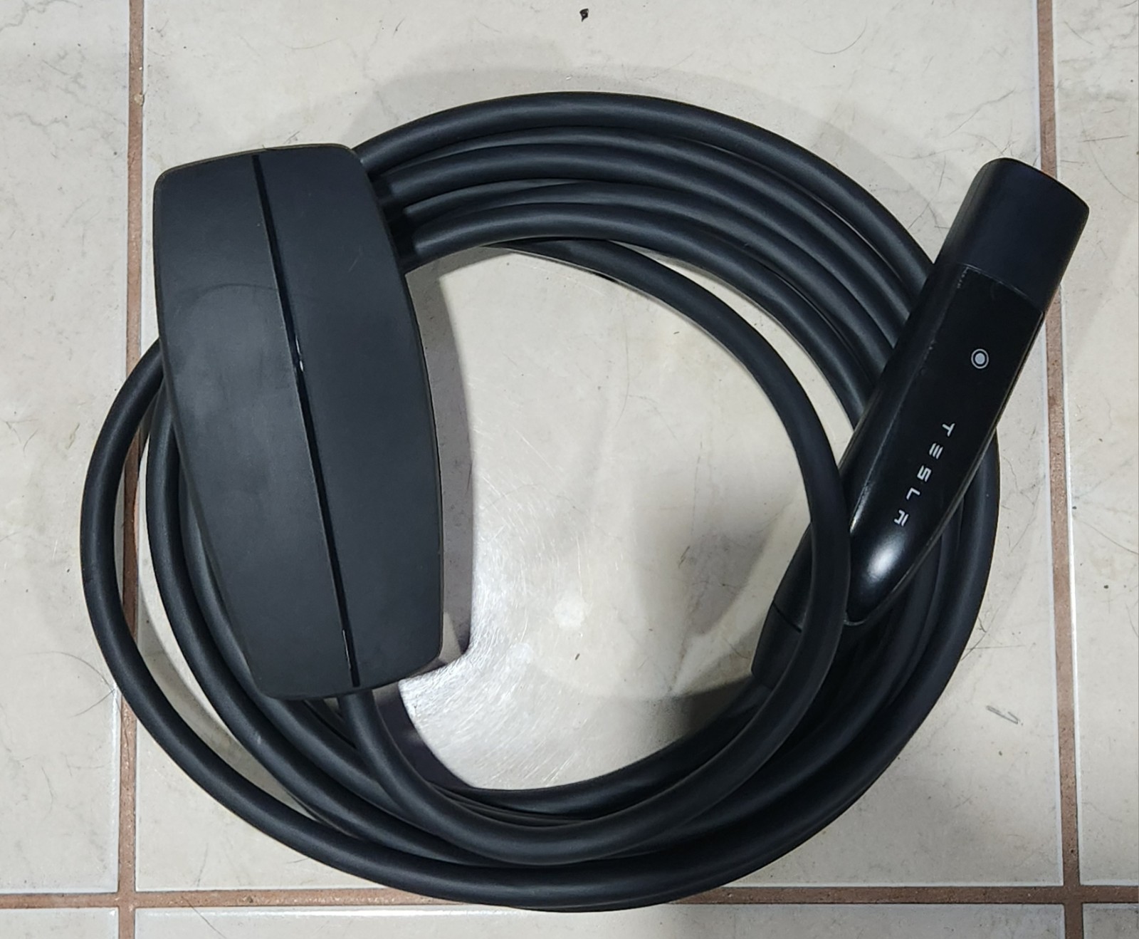 Tesla Gen 3 Mobile Connector Charger 32A OEM New Tesla Gen 3 Mobile Connector Charger 32A OEM New