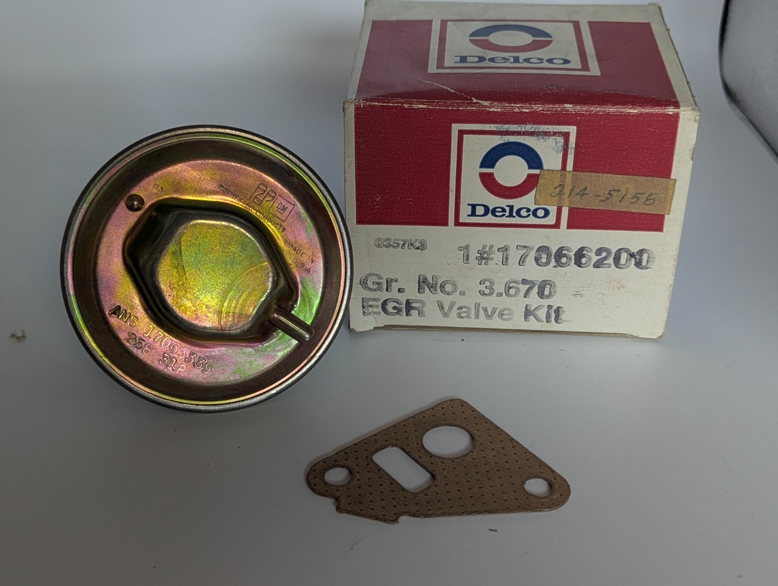 EGR Valve KIT - DELCO 17066200 - NOS - 1979-82 GM Vehicles with 5.7L V8 EGR Valve KIT - DELCO 17066200 - NOS - 1979-82 GM Vehicles with 5.7L V8