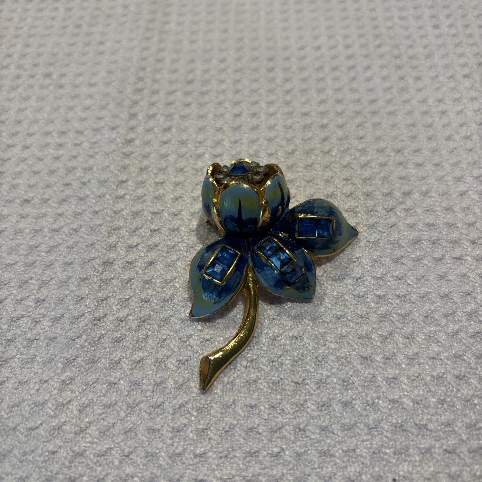 Retro Coro Quivering Camellia Trembler Dress Clip Brooch 1940s Katz