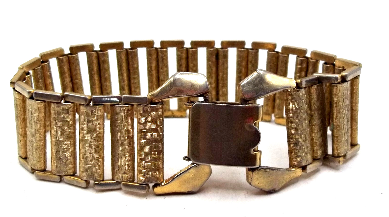 Vintage 70's Signed Judy Lee Gold-tone Panel Embossed Wide Book Chain Bracelet Vintage 70's Signed Judy Lee Gold-tone Panel Embossed Wide Book Chain Bracelet