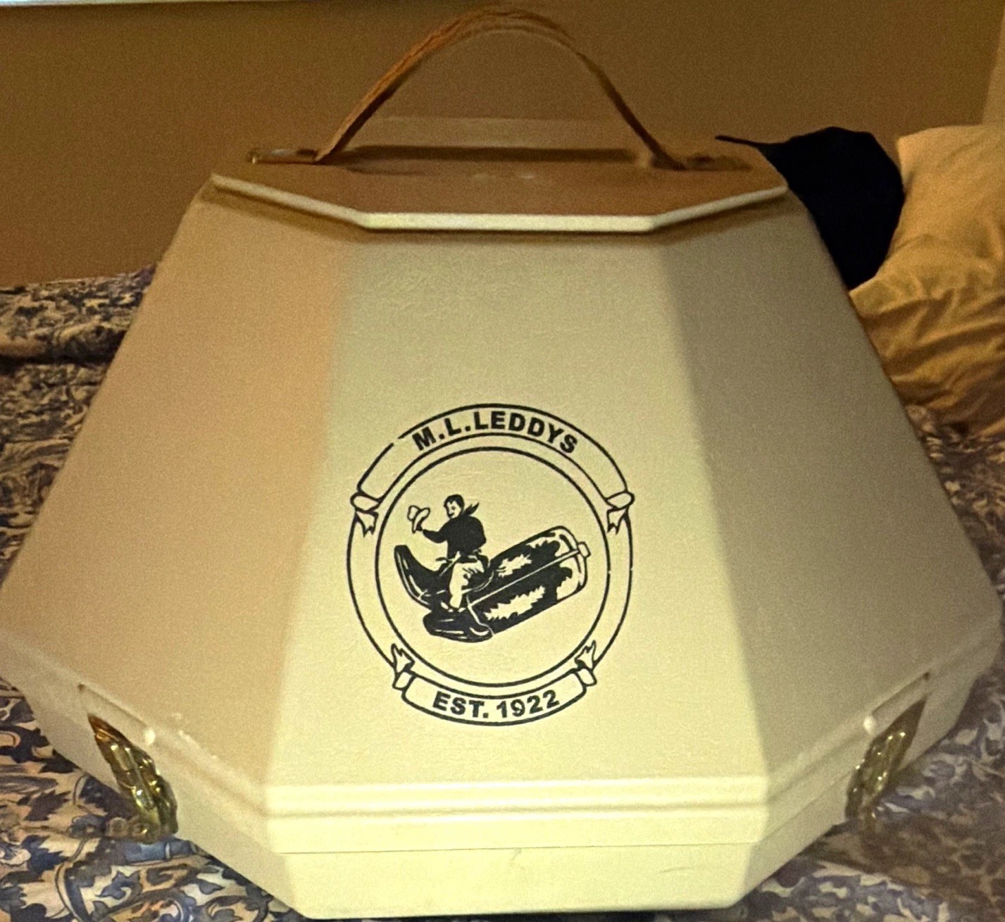 M.L. Leddy's Black Felt Western Cowboy Hat with M.L. Leddy's Hat Box M.L. Leddy's Black Felt Western Cowboy Hat with M.L. Leddy's Hat Box