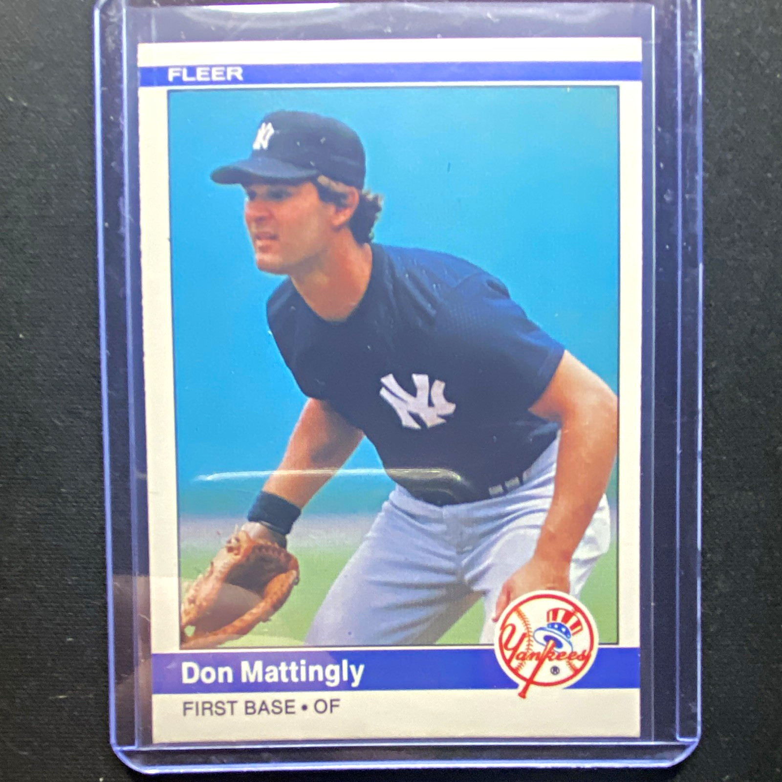 Fleer 1984 Don Mattingly New York Yankees Rookie #131 Base Set Card Fleer 1984 Don Mattingly New York Yankees Rookie #131 Base Set Card