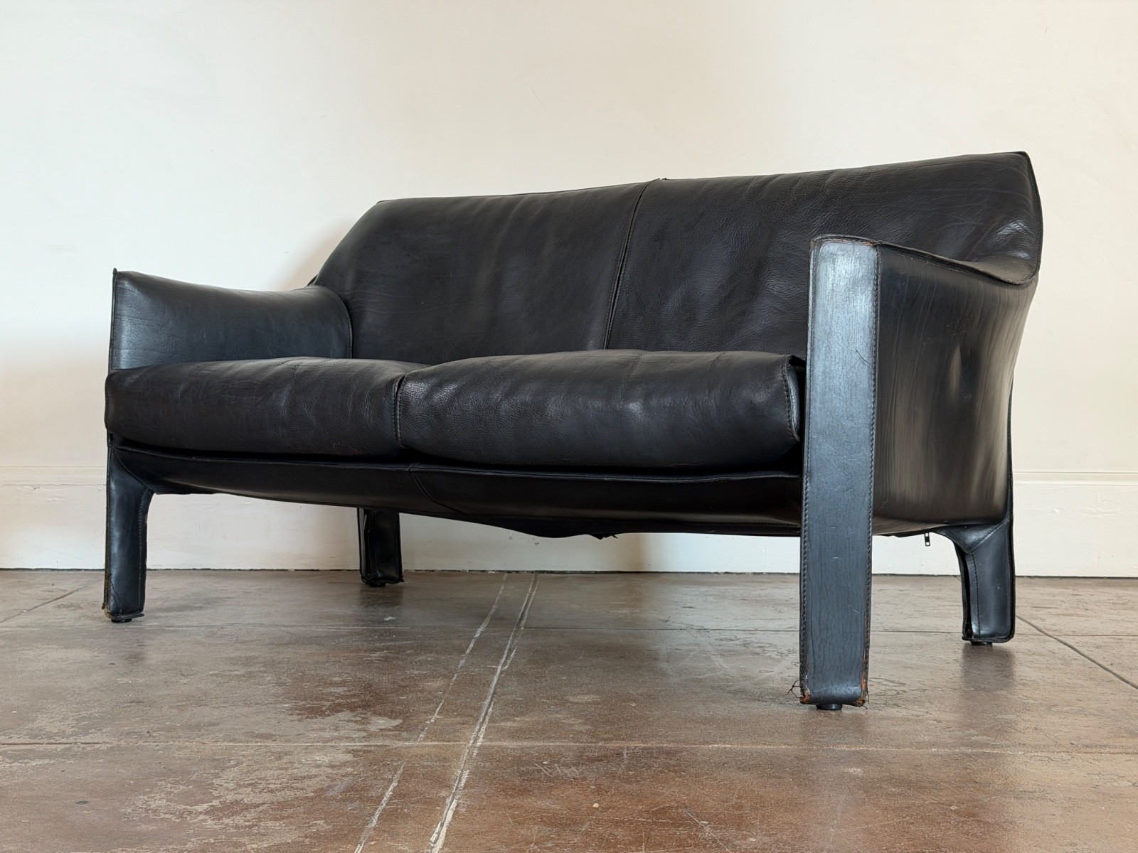 1980s Mario Bellini for Cassina Cab Black Leather Settee loveseat