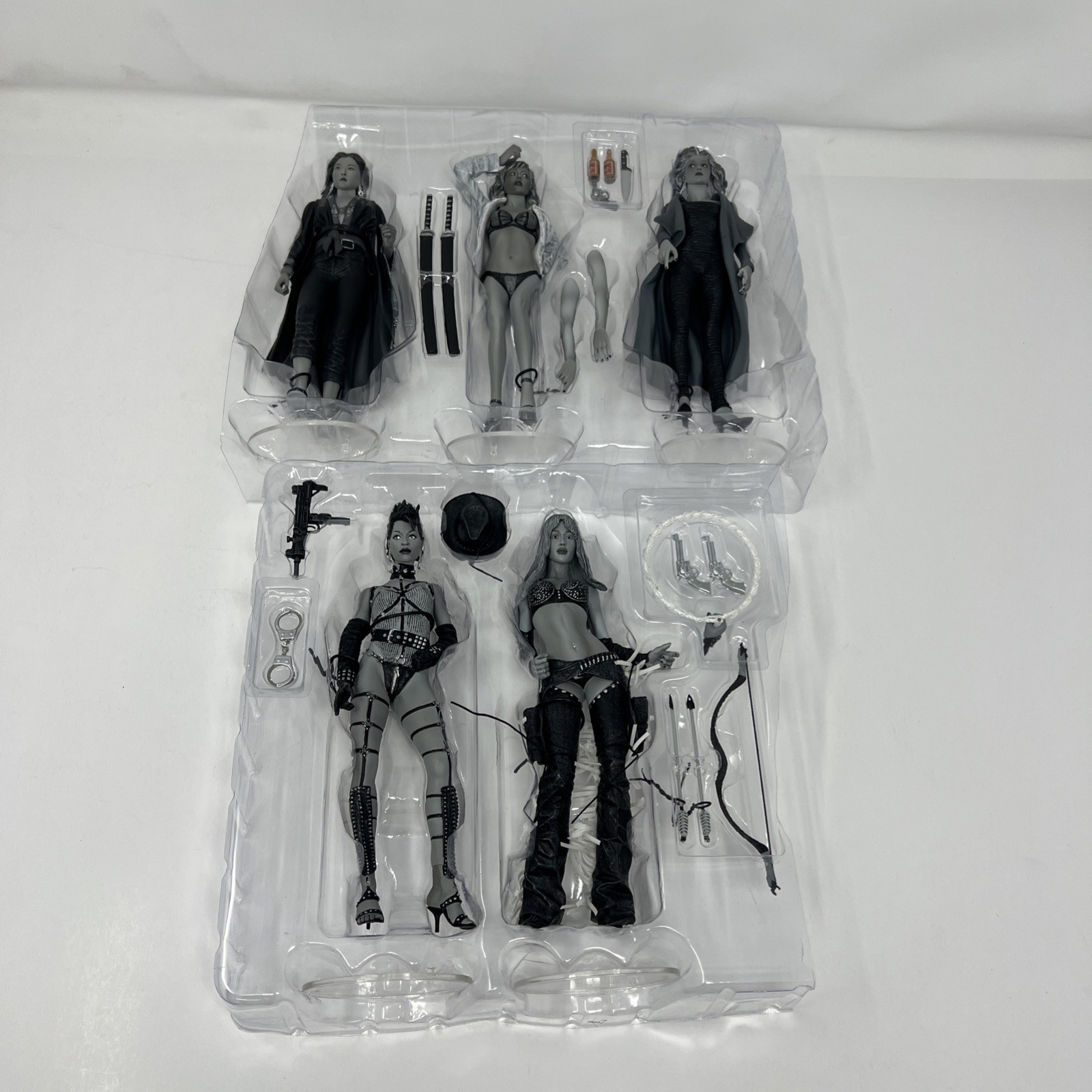 2005 Neca Reel Toys Frank Miller\'s The Girls of Sin City Box Set Opened 2005 Neca Reel Toys Frank Miller\'s The Girls of Sin City Box Set Opened