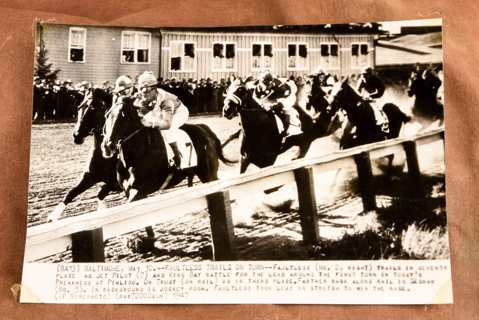 1947 Preakness Faultless Wins at Pimlico Horse Racing 8¾x6⅛ AP Wire Photo V37