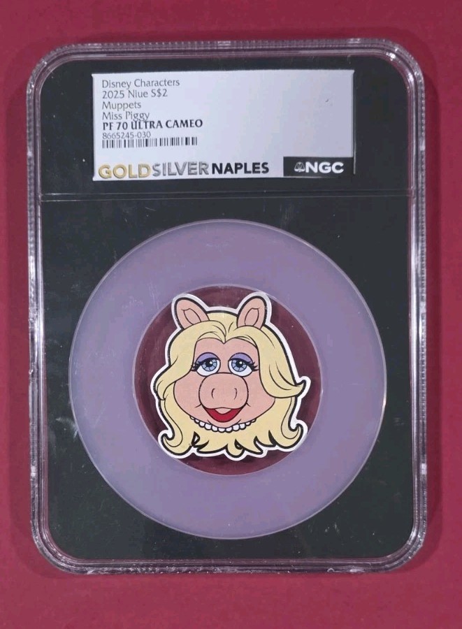 2025 Niue Disney Characters Muppet Miss Piggy Black Core 🔥024/1000🔥 NGCPF70 
