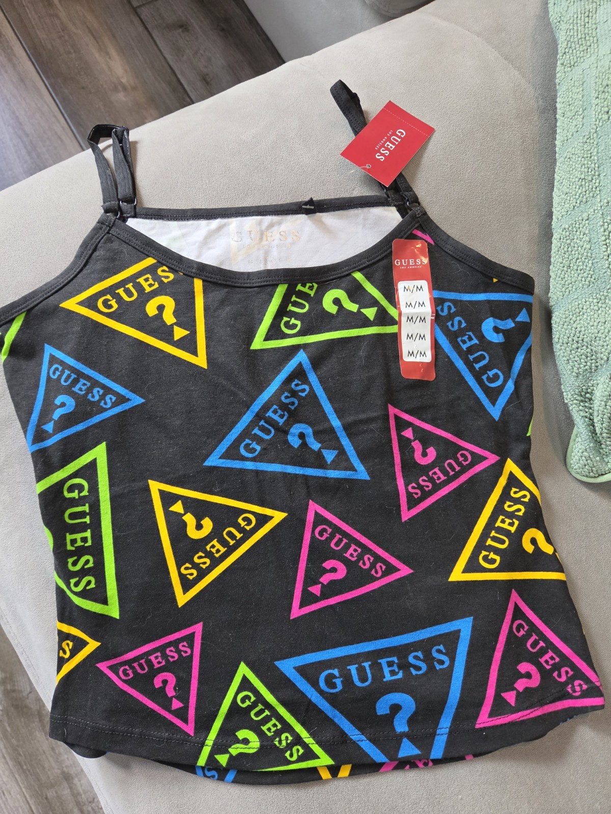 GUESS Women’s Black/Multicolor Logo Print Camisole Spaghetti Strap Knit M GUESS Women’s Black/Multicolor Logo Print Camisole Spaghetti Strap Knit M