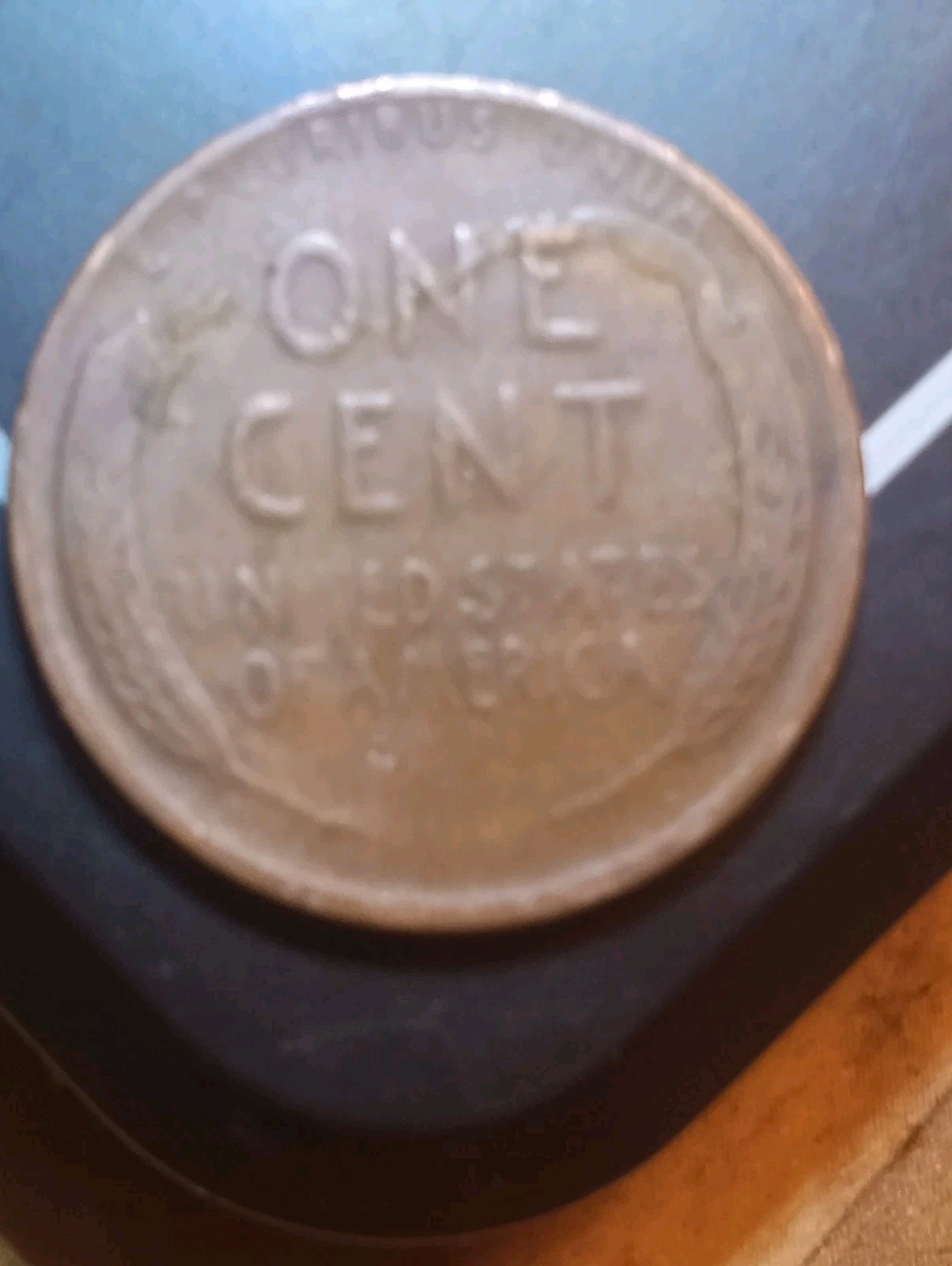 1944 S Huge Error. Look On The Back Of The Penny The Air Comes Off The Leaf. 1944 S Huge Error. Look On The Back Of The Penny The Air Comes Off The Leaf.