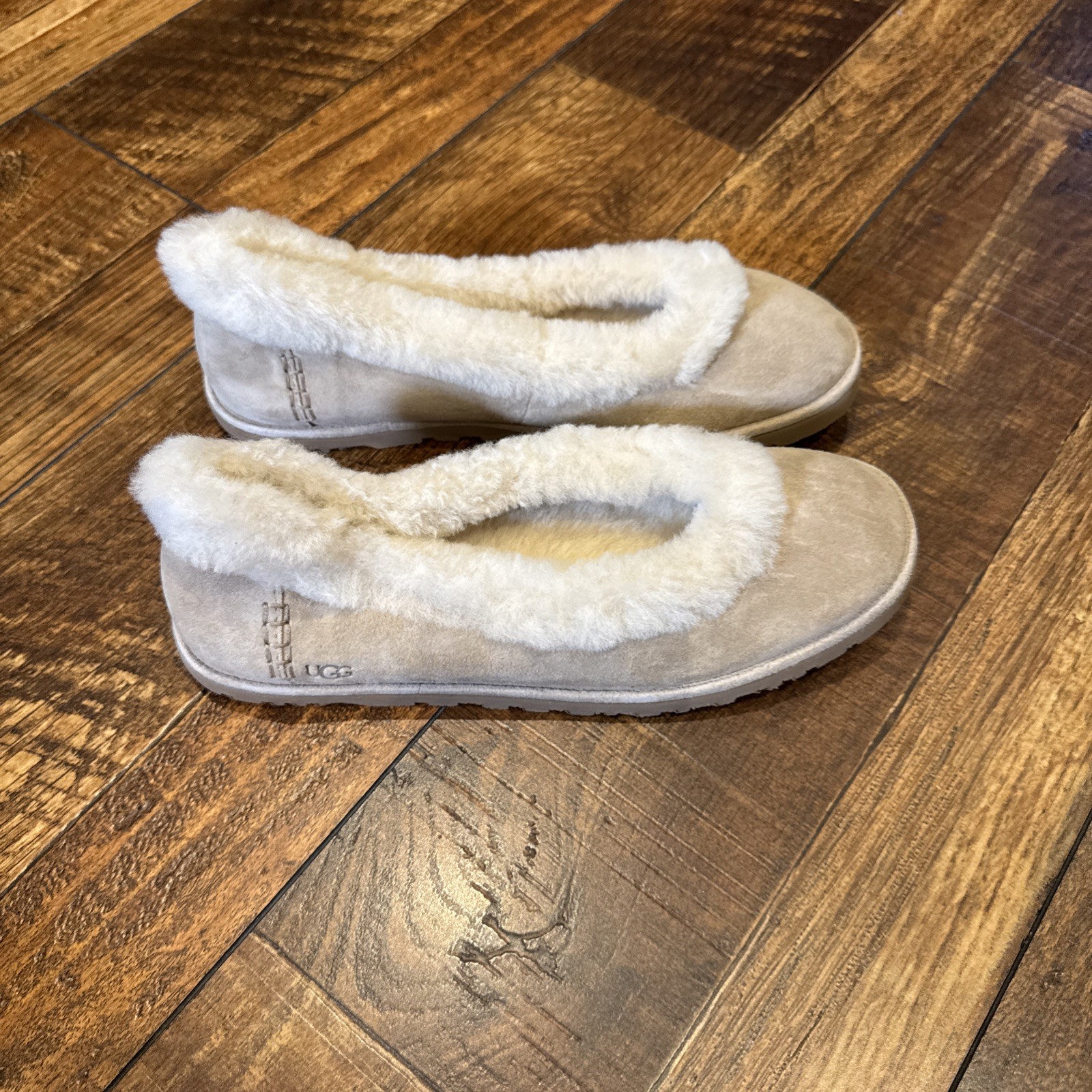 UGG: Zora Ballet Flat - Sand - Sz. 6. (1178111) UGG: Zora Ballet Flat - Sand - Sz. 6. (1178111)
