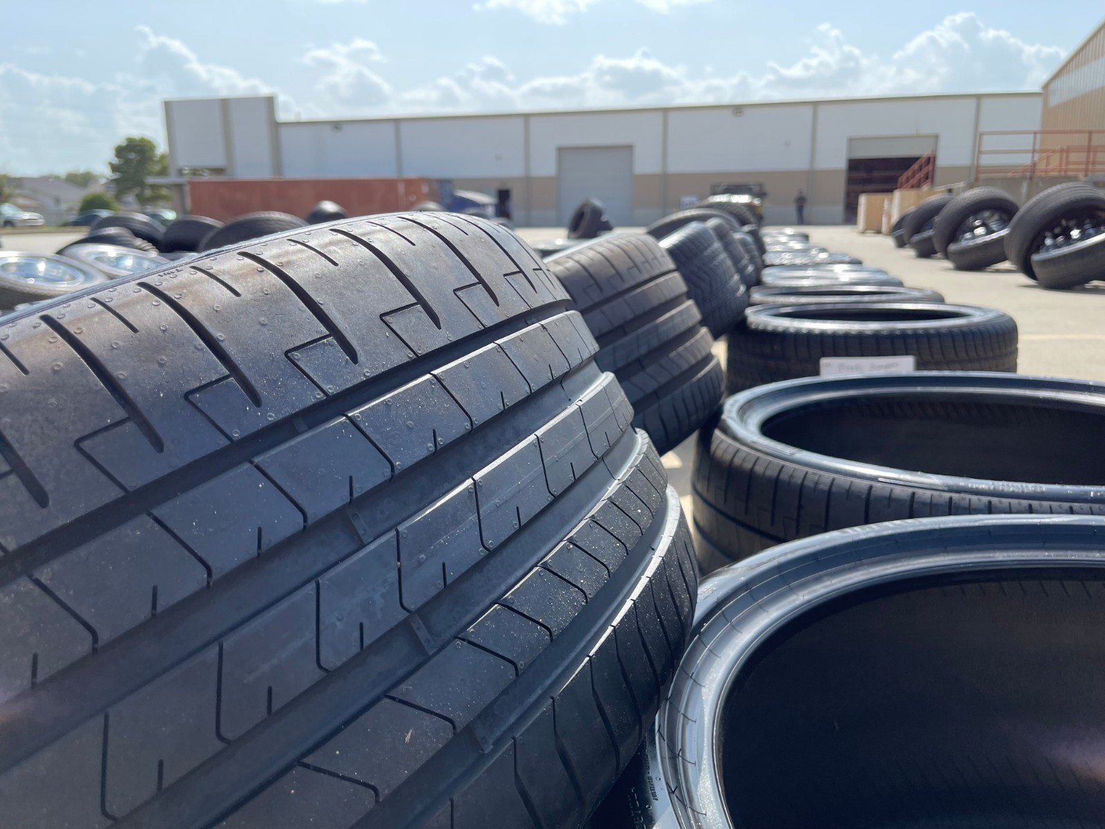 (2) 275/35/22 + (2) 315/30/22 Pirelli P Zero 107Y XL tires NEW TAKE OFFS
