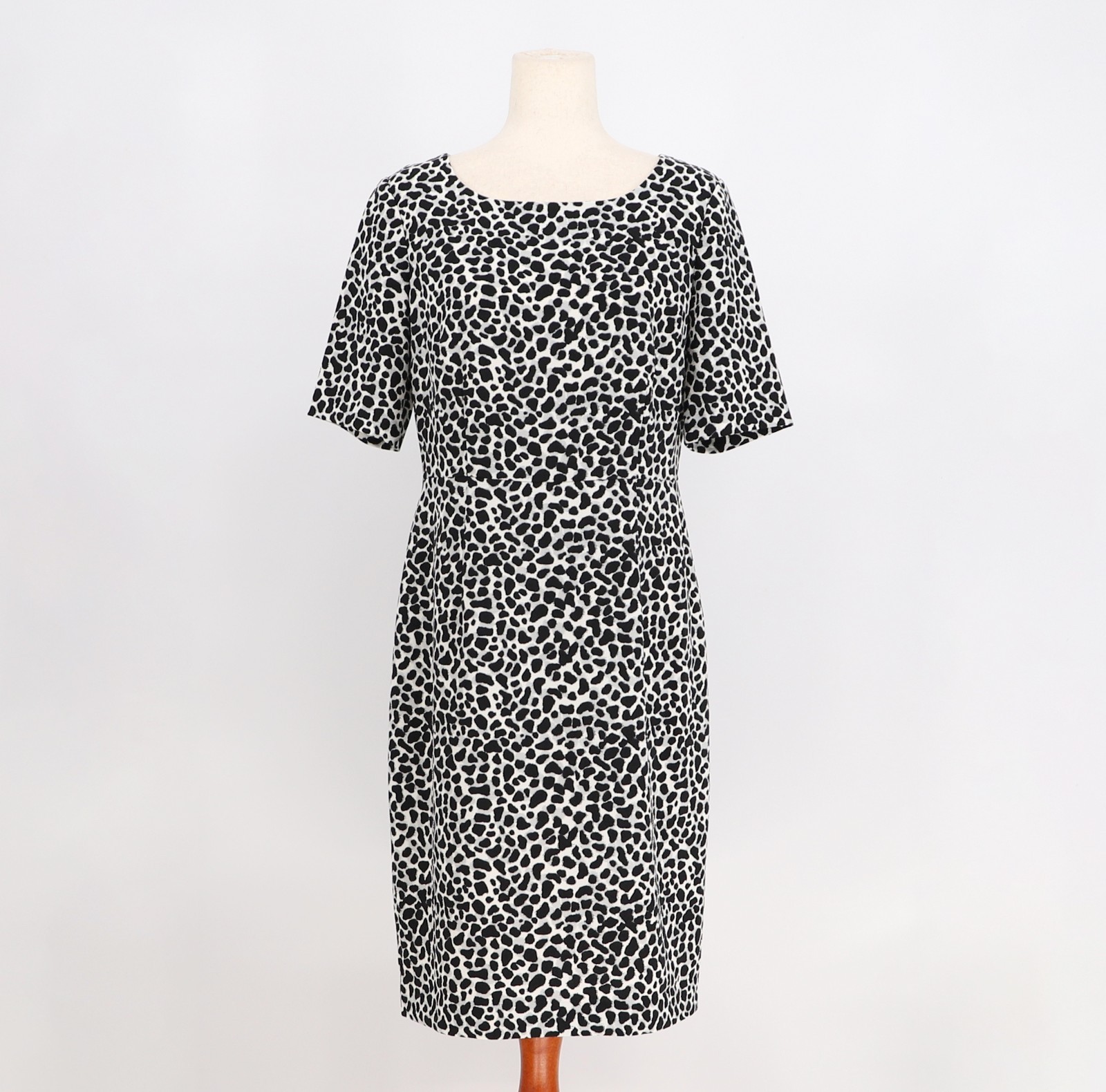 NWT TALBOTS $169 Black White Animal Print Sheath Dress Cocktail Crepe Size 8