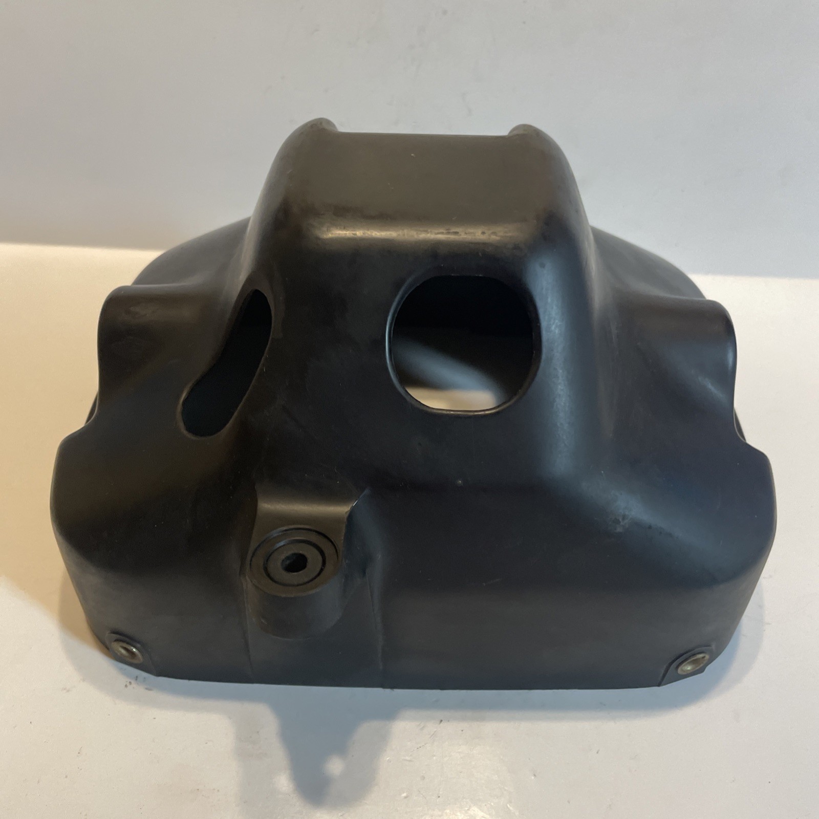 1979 YAMAHA XS1100 XS 1100 FRONT HEADLIGHT BUCKET JUG HOUSING 2H7-84330-00-98 1979 YAMAHA XS1100 XS 1100 FRONT HEADLIGHT BUCKET JUG HOUSING 2H7-84330-00-98