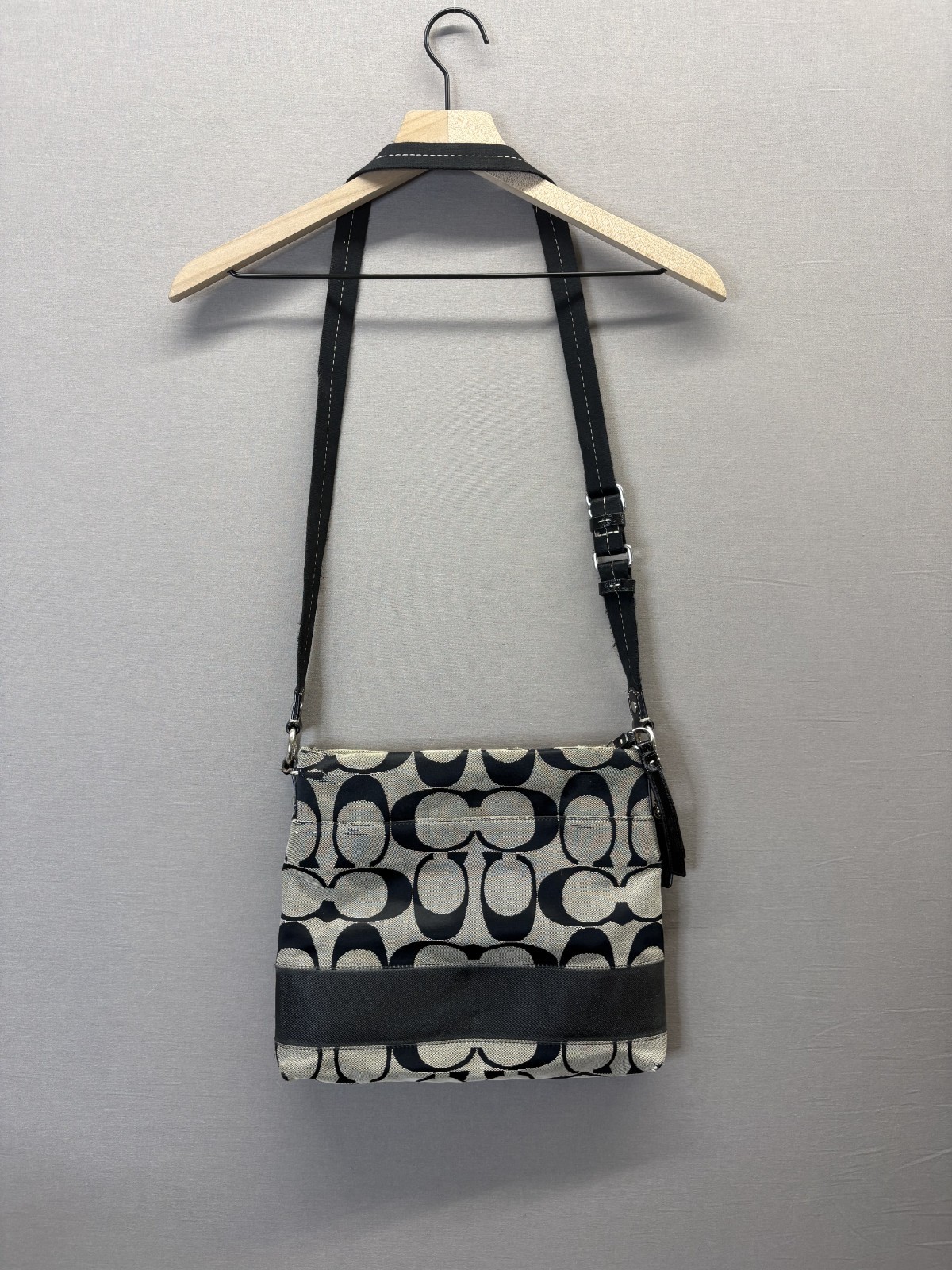 Vintage Coach Womens Signature Striped File Bag Crossbody Purse Graphic Print