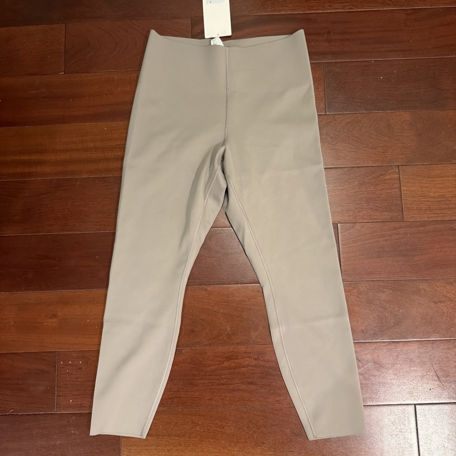 NWT Lululemon Glow Up SHR Leggings Women\'s 14 Warm Ash Grey 25\
