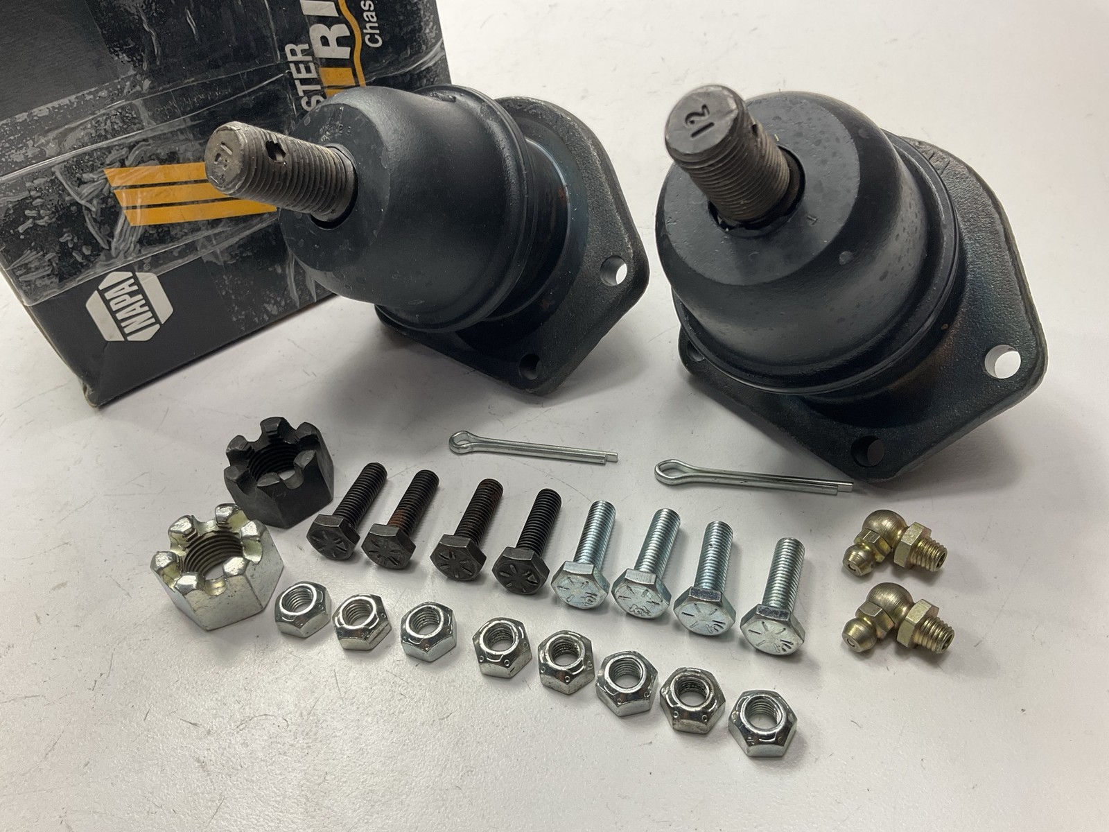 1979-1982 Ford LTD, 87-91 Crown Victoria Front UPPER Ball Joints PAIR Napa