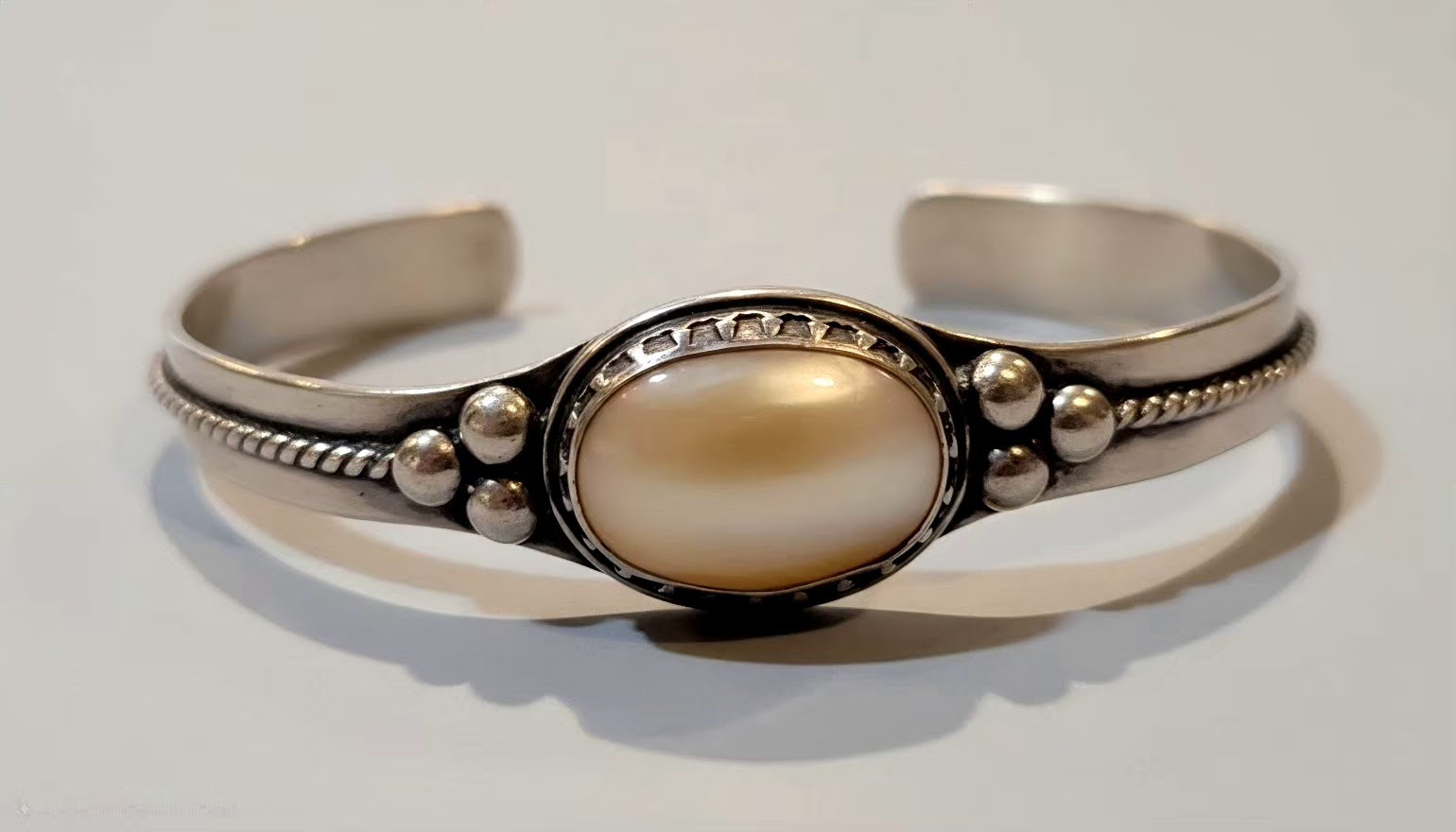 Vintage Carolyn Pollack Relios Sterling Silver Mother of Pearl Cuff Bracelet SW