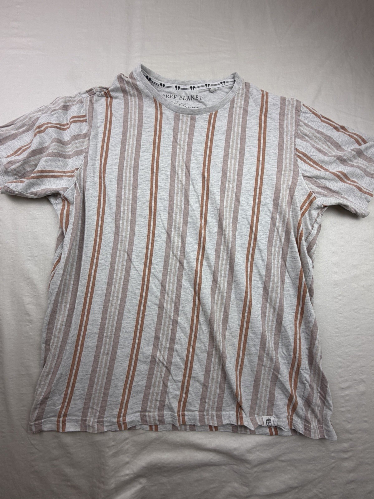 FREE PLANET Men\'s TEE SHIRT Size Large Short Sleeves Gray White Cotton Crew-Neck