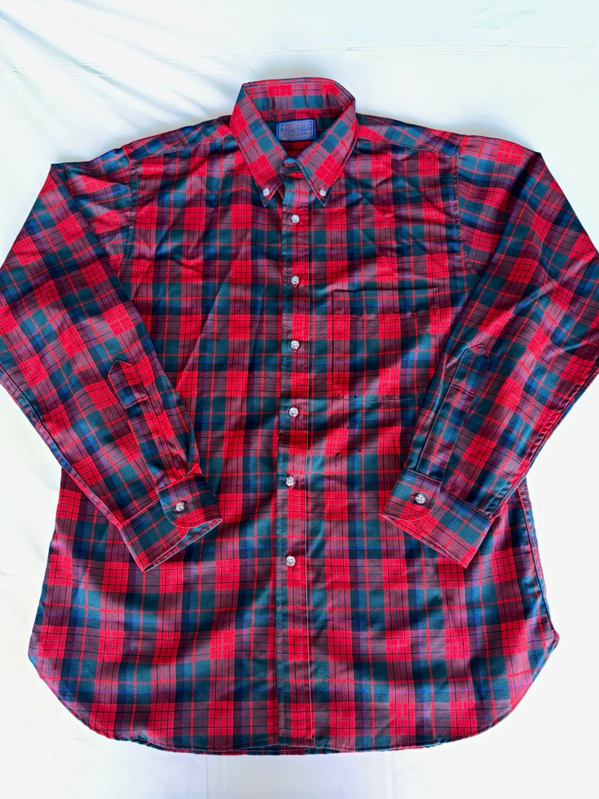 Vintage Pendleton Men\'s L Plaid Red Green Wool Woven Button-Down Shirt