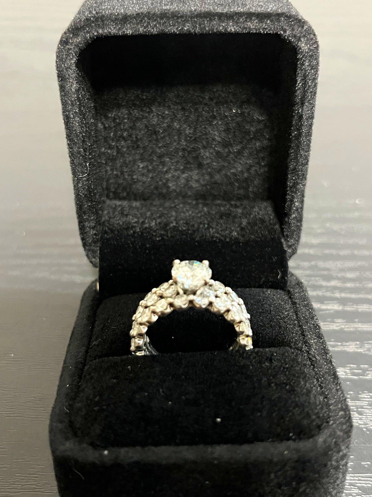 14K White Gold Round Natural Diamond Engagement Ring 3.91 total cts 14K White Gold Round Natural Diamond Engagement Ring 3.91 total cts