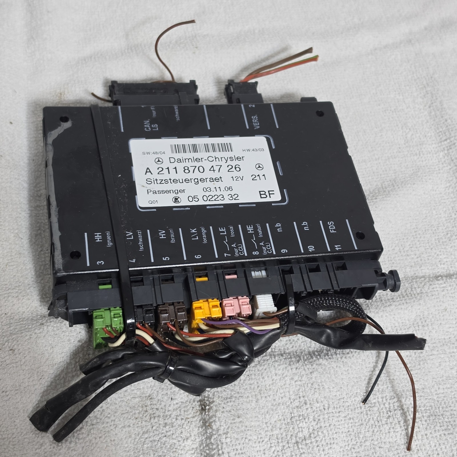 2003-2009 Mercedes W211 Front Right Under Seat Control Module A2118704726 E320 