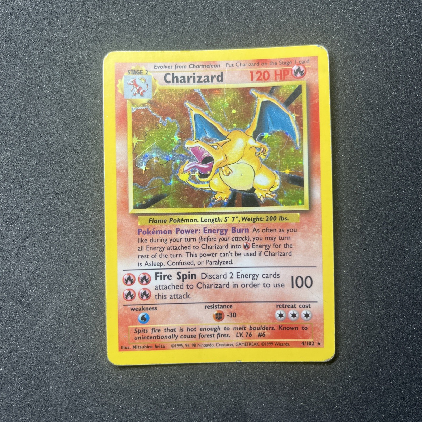 Charizard 4/102 Base Set Holo Rare English 1999 HP Charizard 4/102 Base Set Holo Rare English 1999 HP