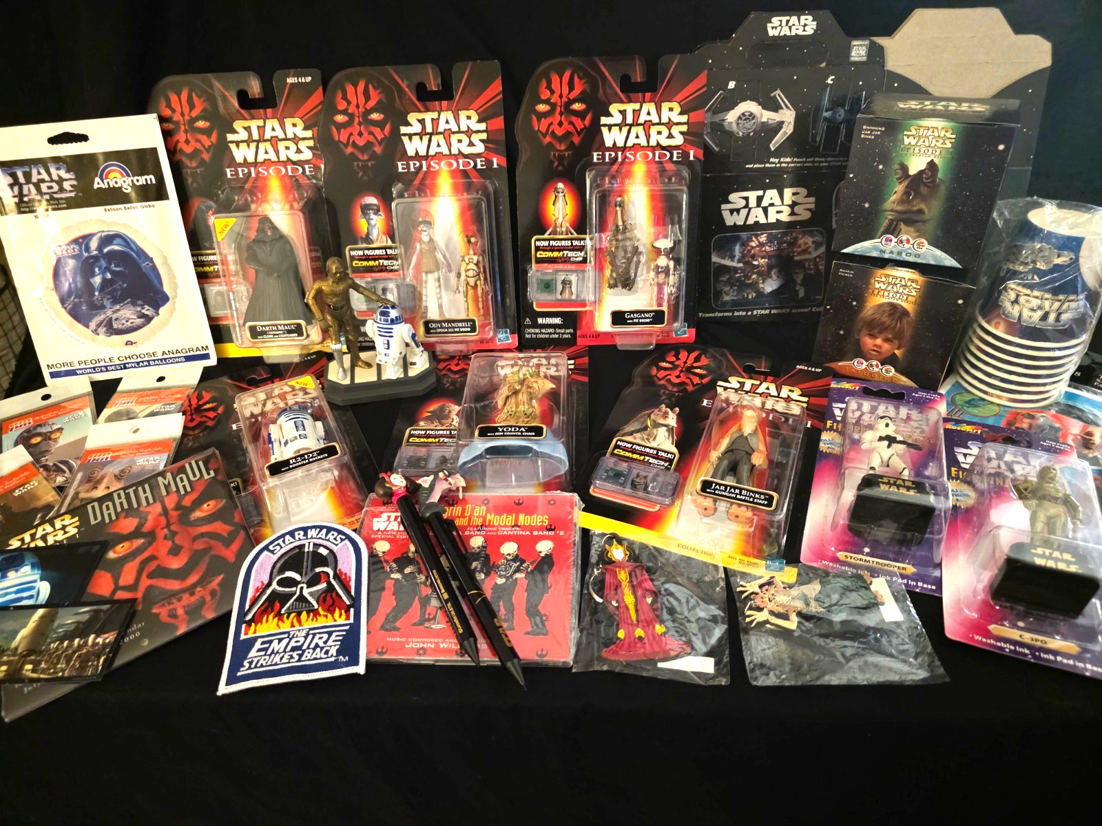 HUGE VINTAGE STAR WARS LOT 6 ACTION FIGURES,SHOWA NOTE PENCILS, PATCH, MAGNETS+