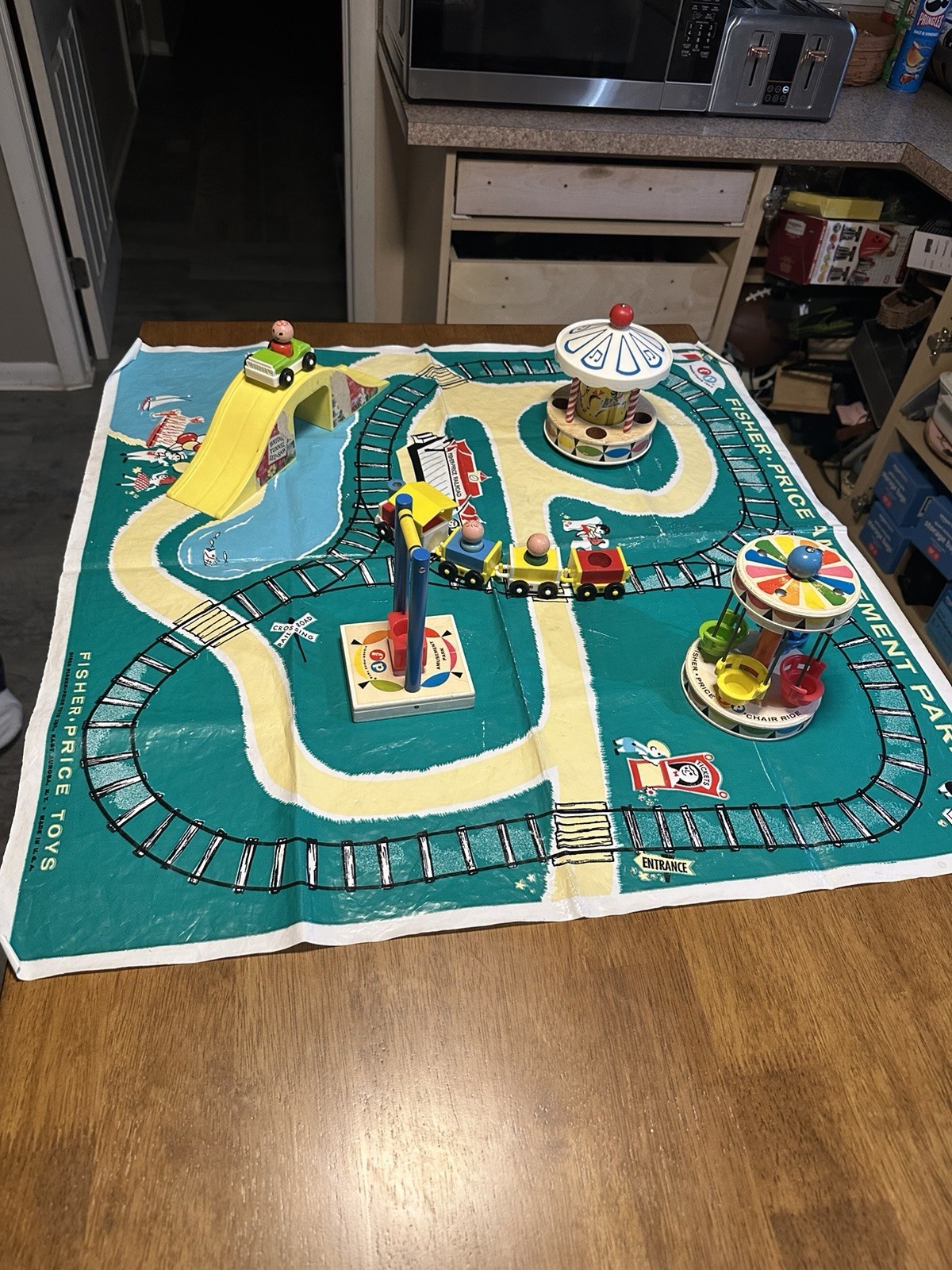 Vintage 1963 Fisher-Price Little People Amusement Park #932 Mostly Complete Nice
