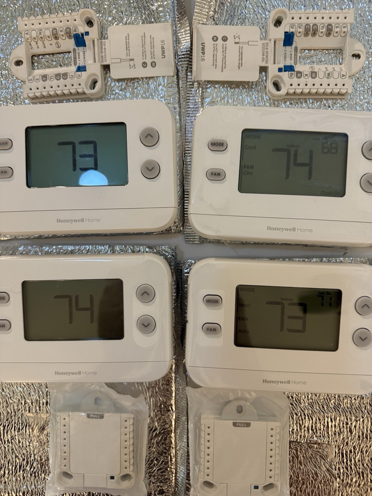 Lot of 4 Honeywell Home RTH11B X1N Non-Programmable Thermostats 4 Units Included