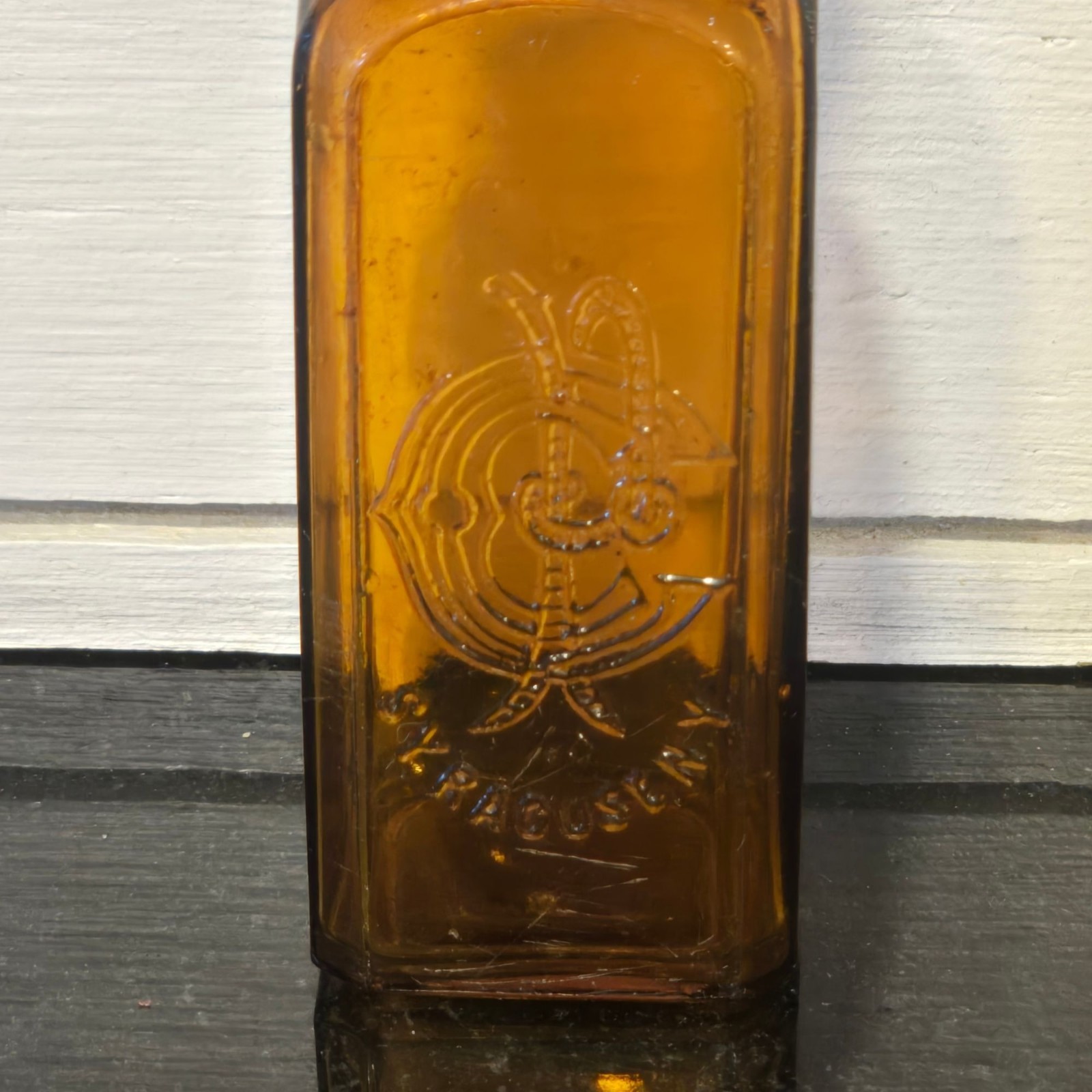 Antique W.T Co.  Amber glass Apothecary Bottle Embossed Pharmacy Syracuse, NY