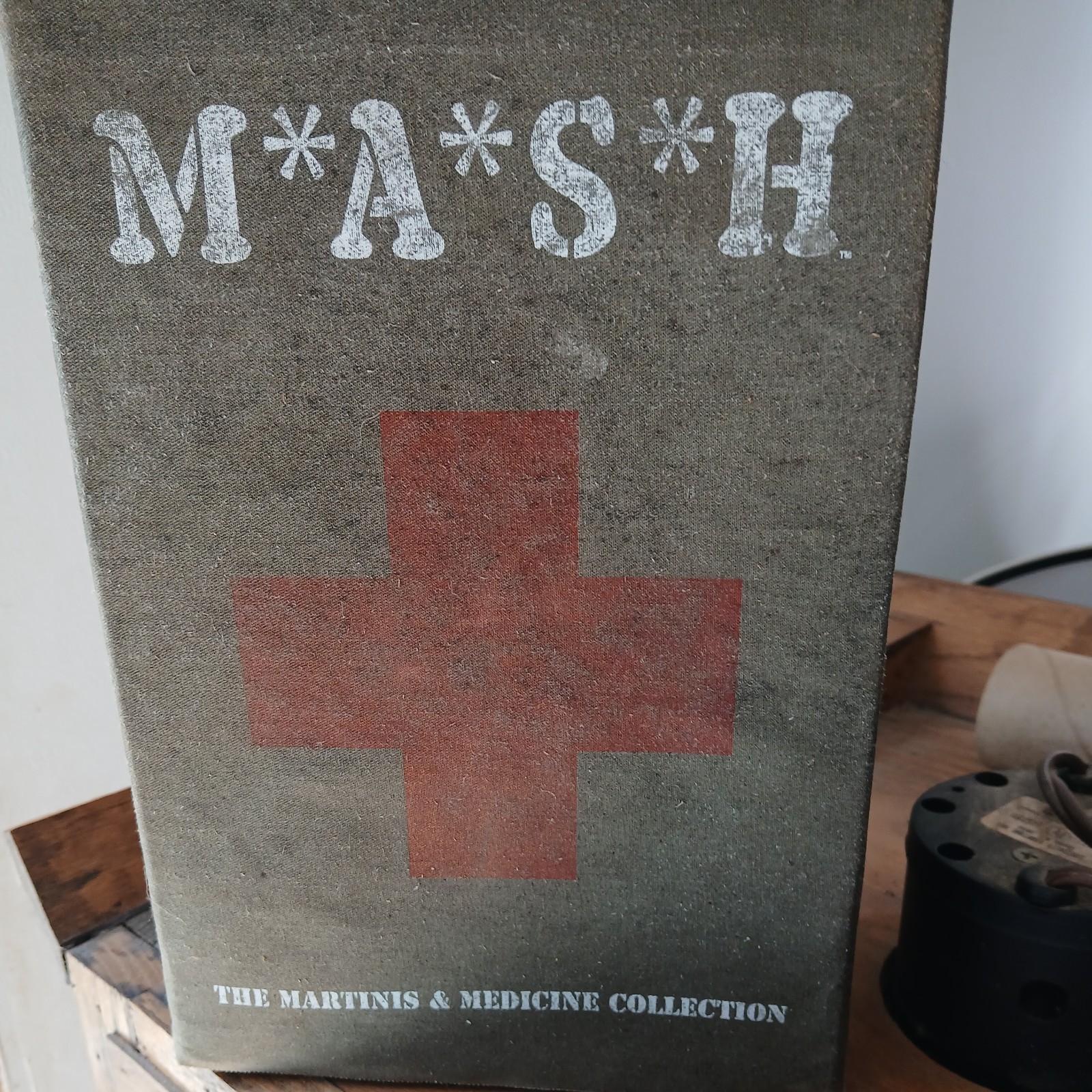 MASH - Martinis and Medicine Collection (DVD, 2009, 36-Disc Set) MASH - Martinis and Medicine Collection (DVD, 2009, 36-Disc Set)