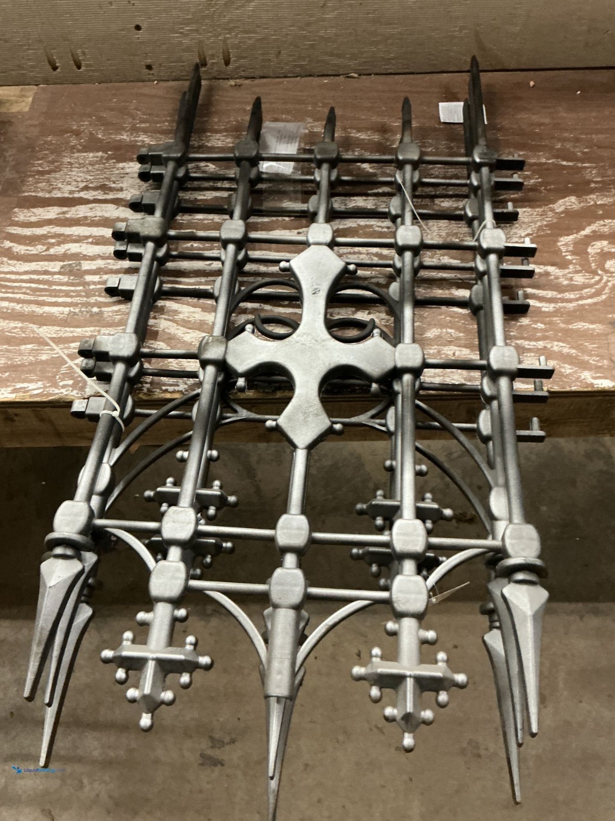 3-Piece Gothic Cemetery Fence Set Metal Graveyard Halloween Yard Decor