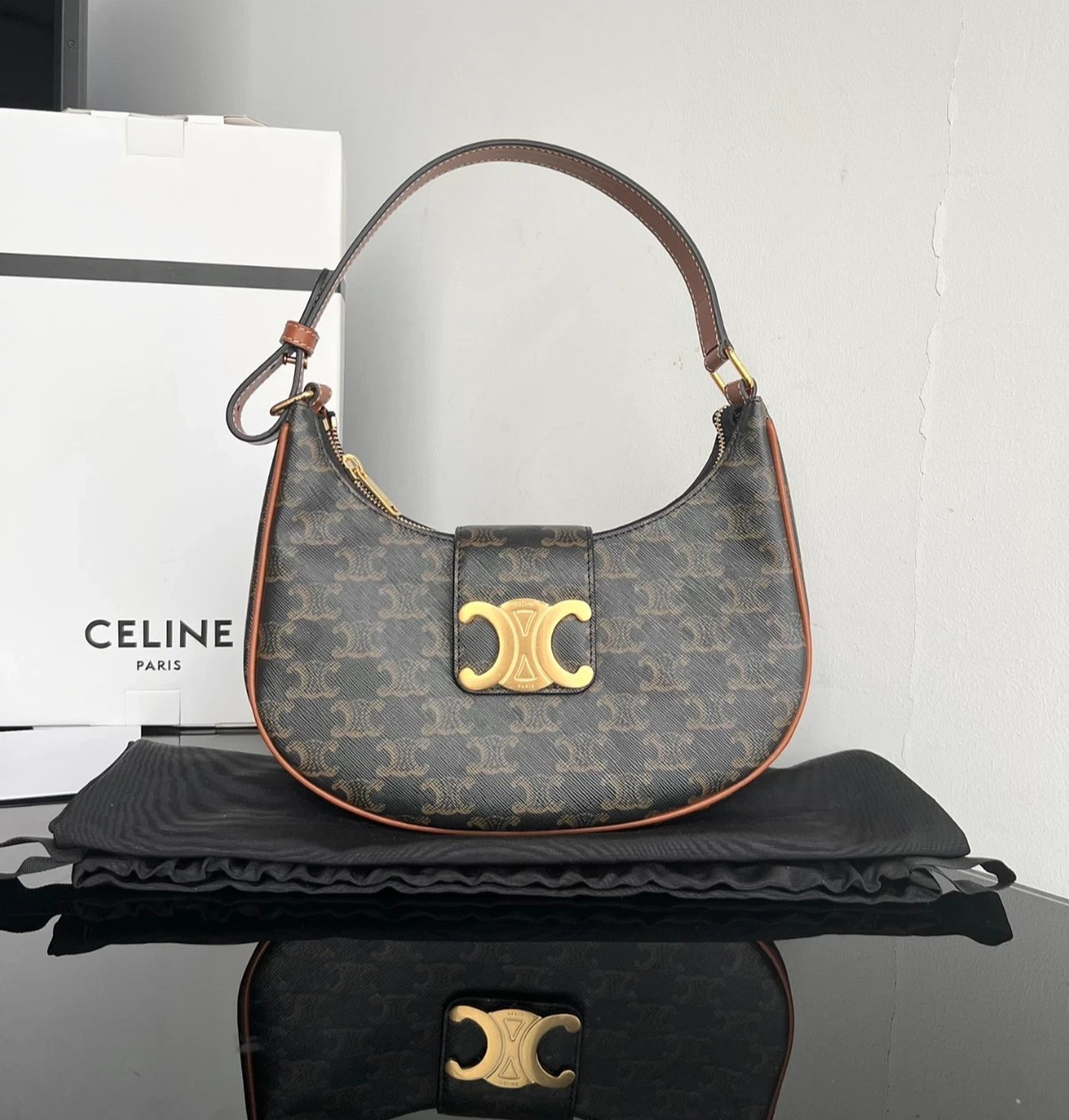 Celine Ava Triomphe Shoulder Bag Leather New w / box