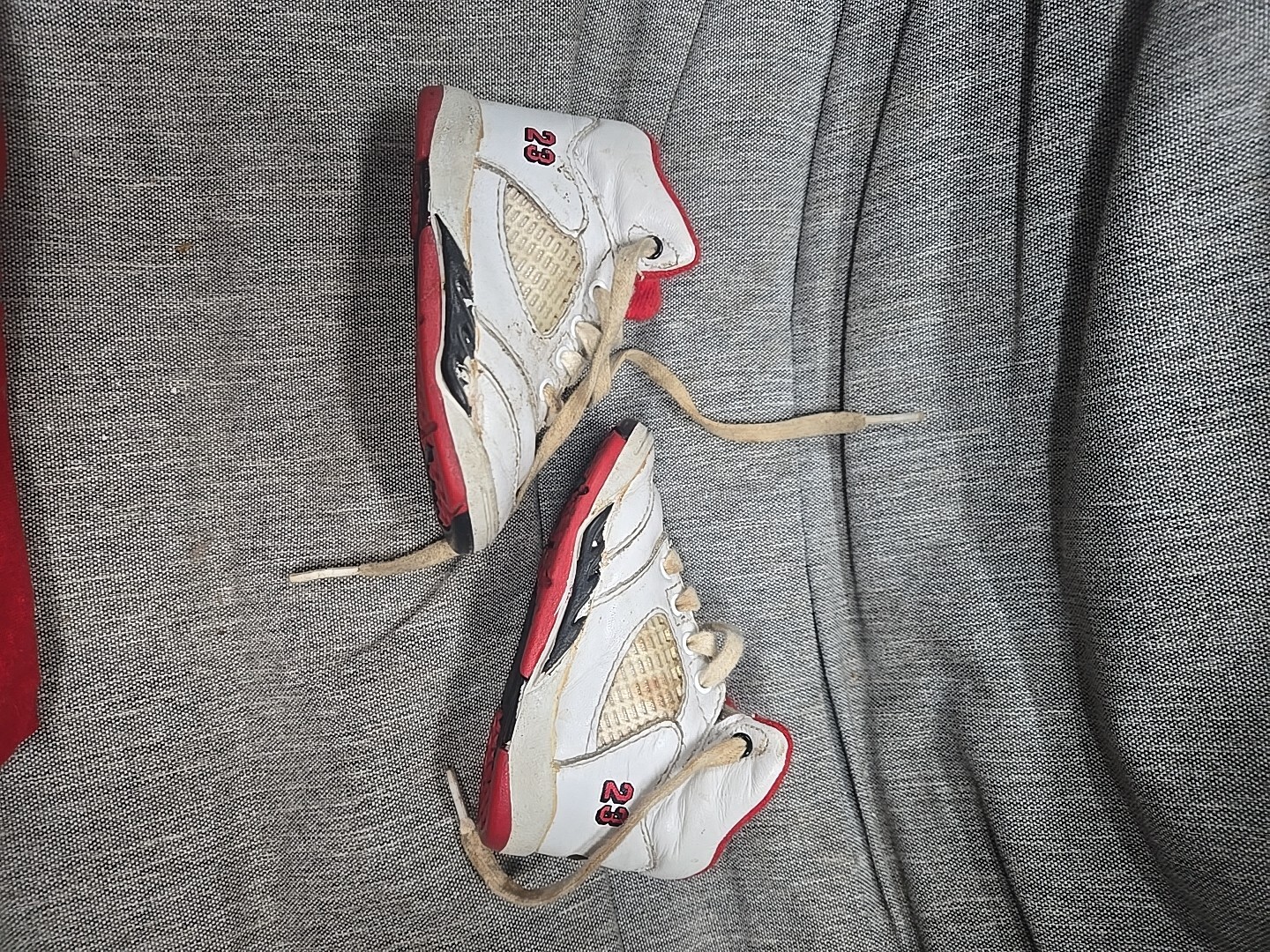 1990 Retro Jordan 5s With T Shirt