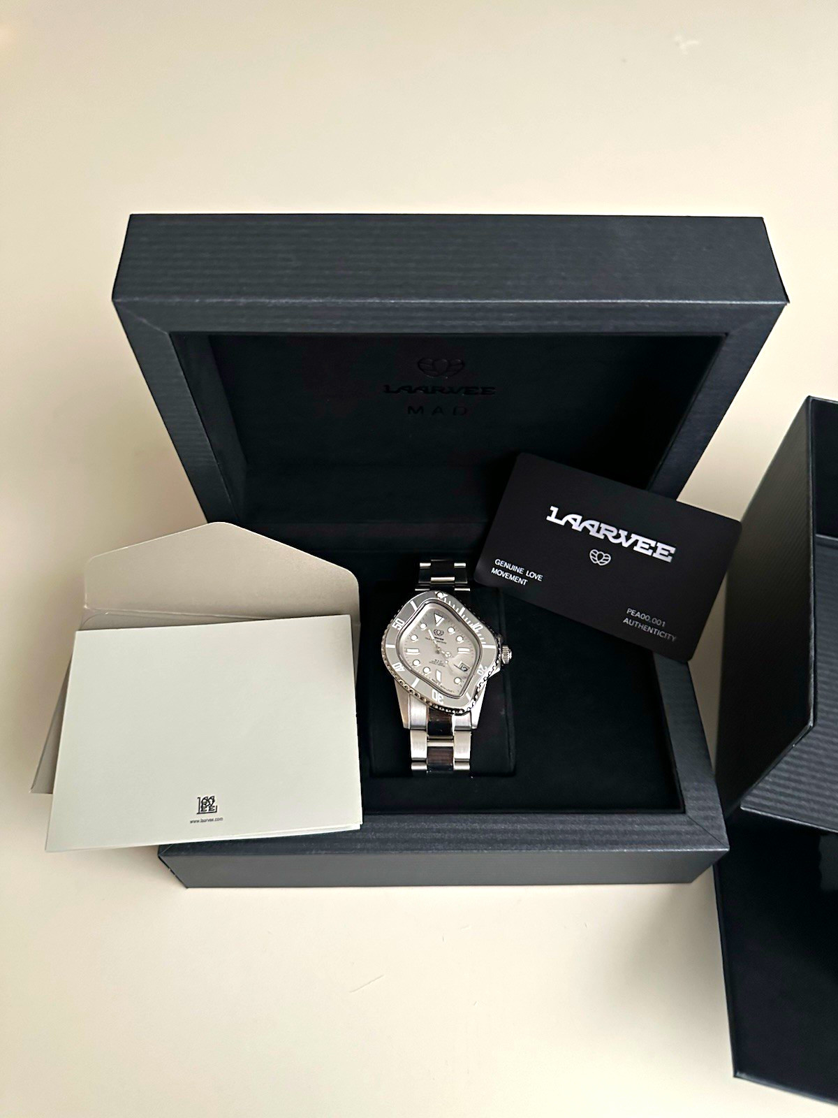 LAARVEE X MAD (Limited) PEA001 Crash Watch Brushed Silver Box & Papers