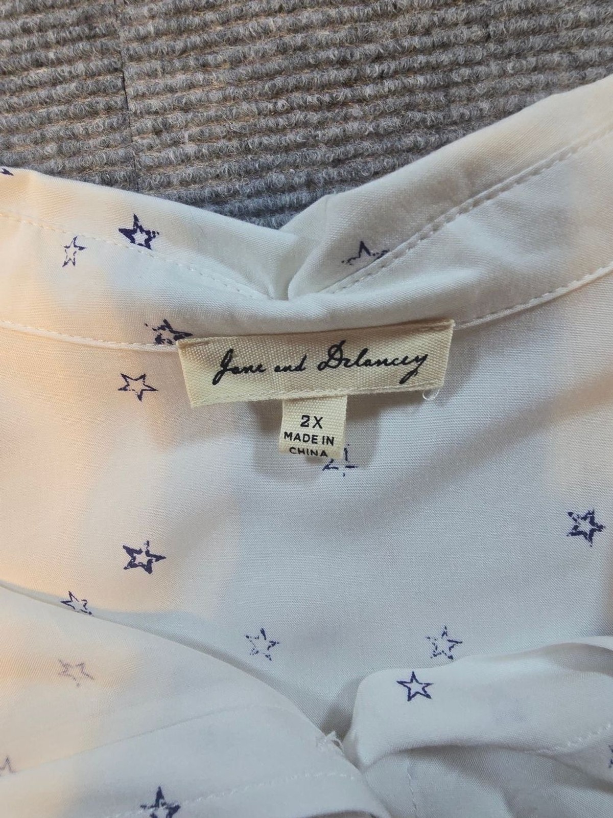 Jane and Delancey Star Print Button-Down Blouse Women’s 2X Ivory High Low