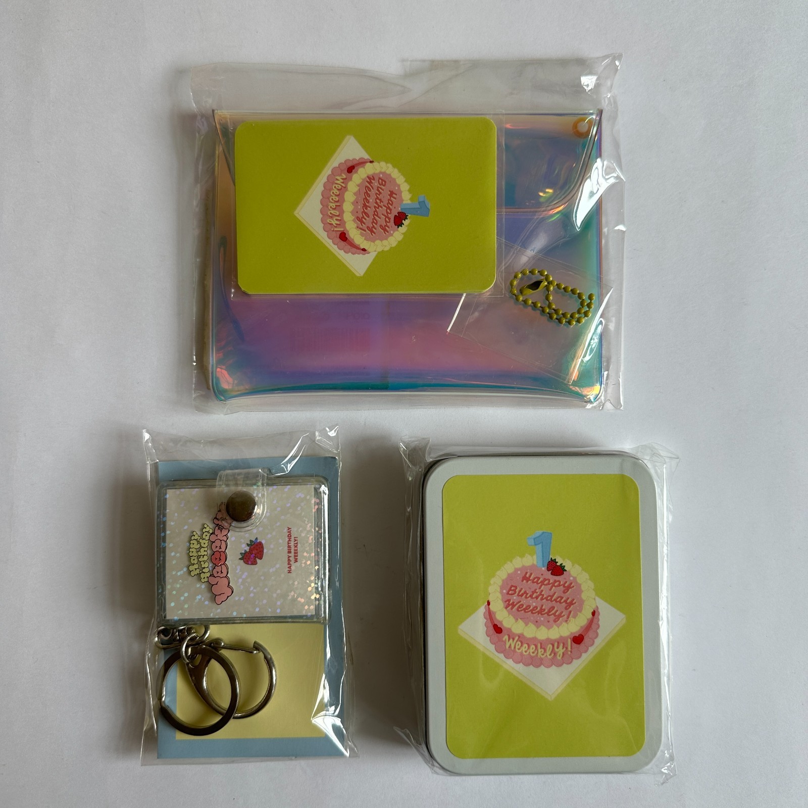 WEEEKLY 1ST ANNIVERSARY HAPPY BIRTHDAY WEEEKLY OFFICIAL MD PHOTOCARD MINI ALBUM