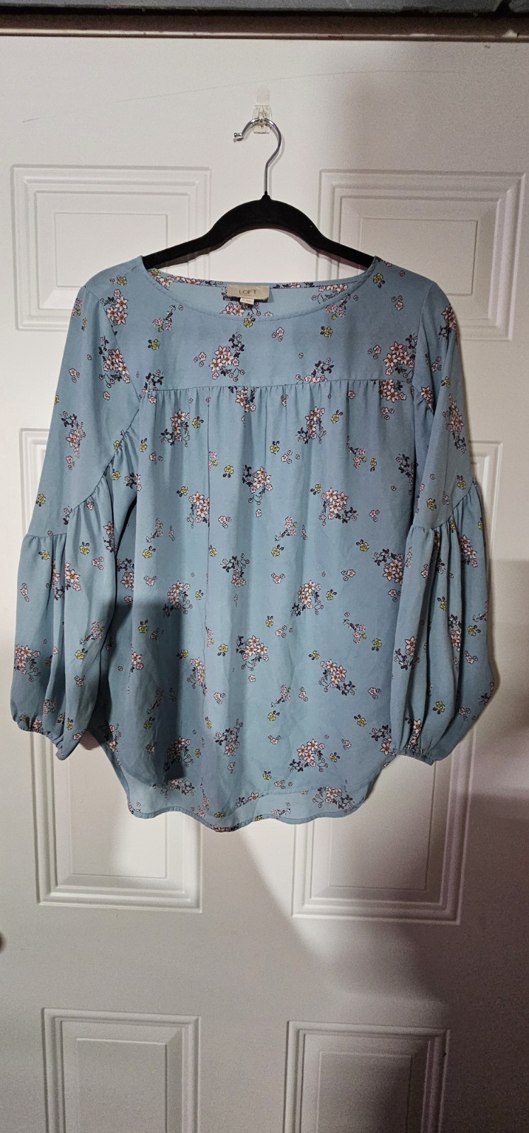 LOFT Women\'s Blue Floral Woven Blouse Balloon Long Sleeve Ruffle XS LOFT Women\'s Blue Floral Woven Blouse Balloon Long Sleeve Ruffle XS